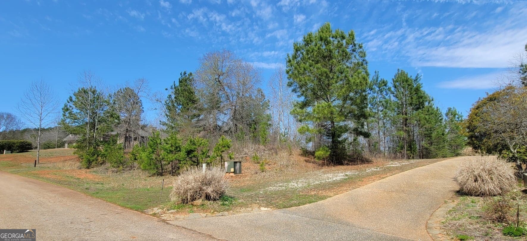 334 Edgewater Trail S Property Photo 5