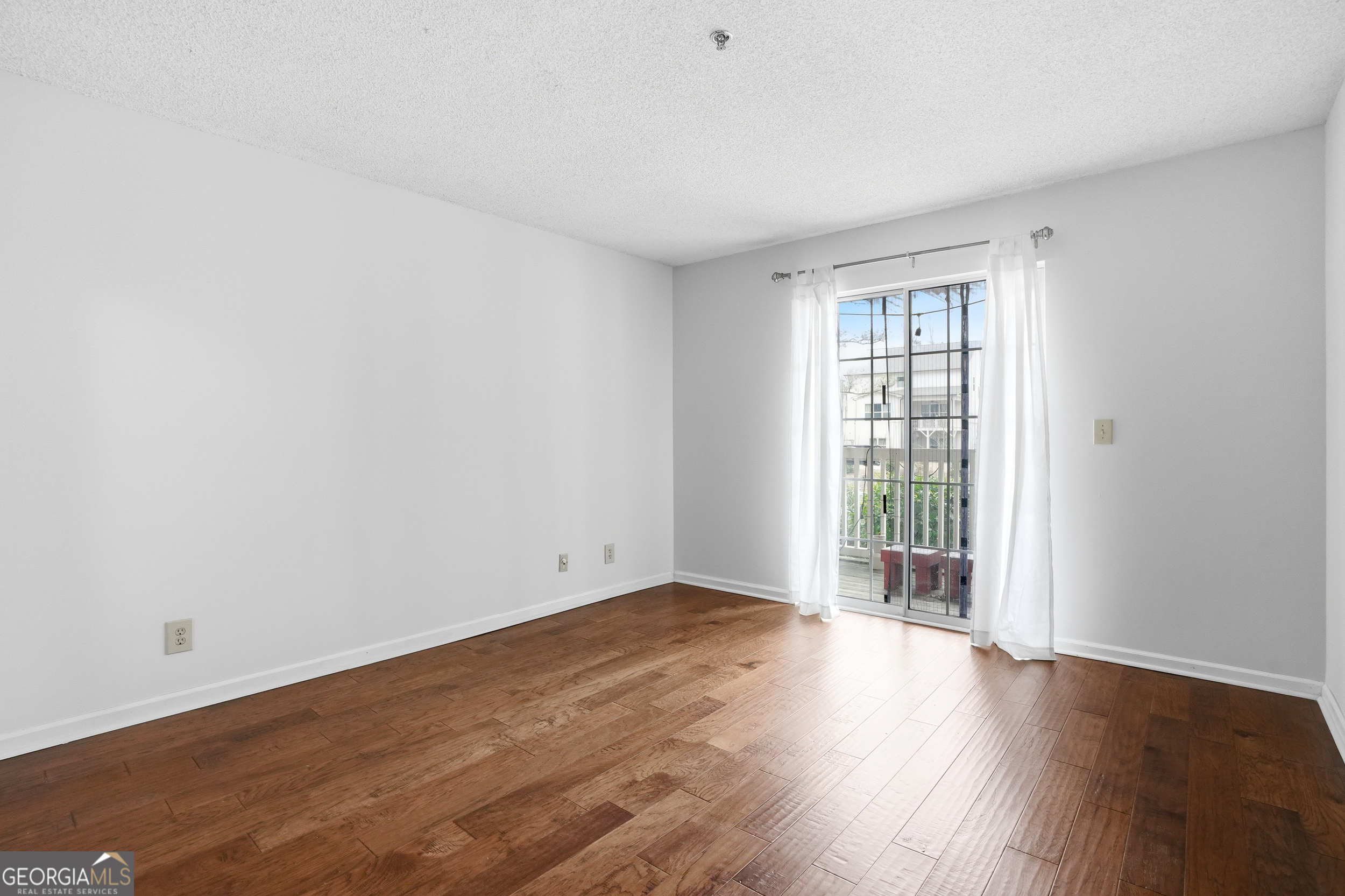561 Cobblestone Trail Property Photo 7
