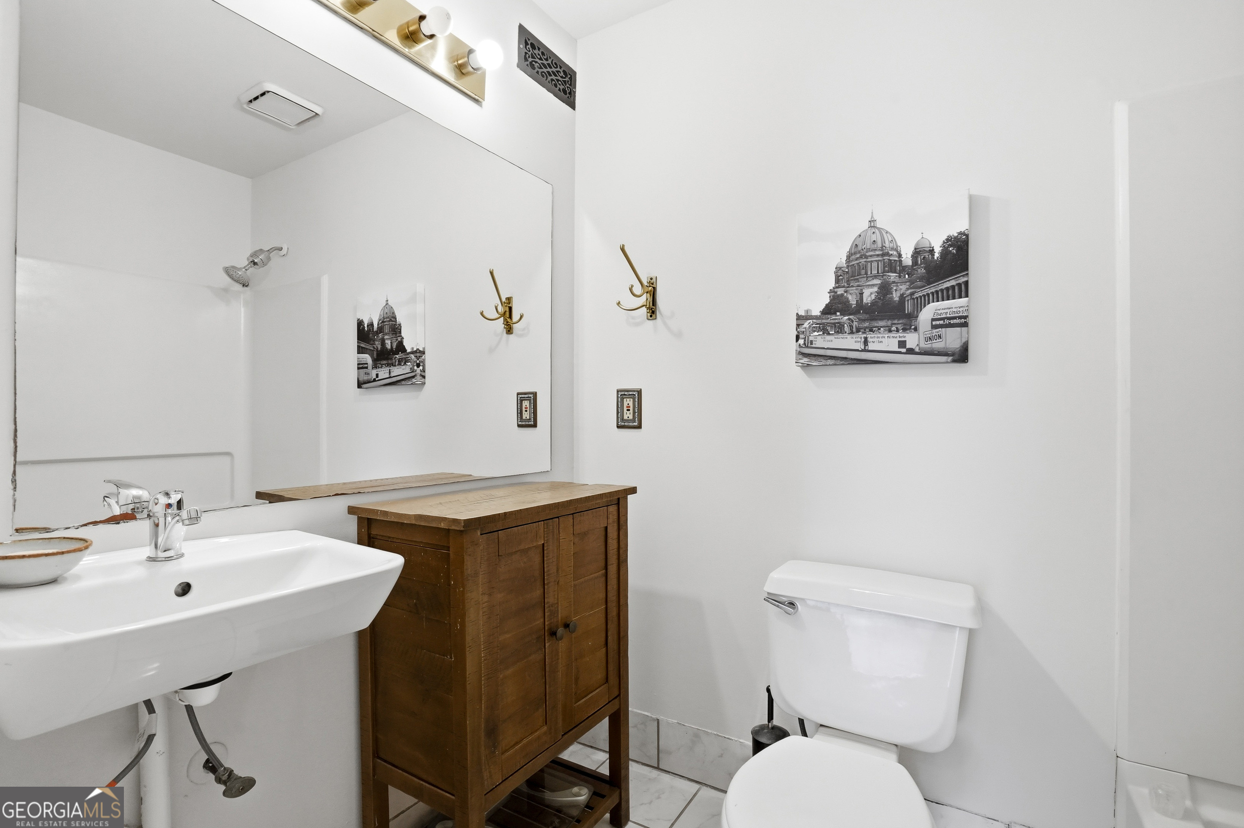 561 Cobblestone Trail Property Photo 9