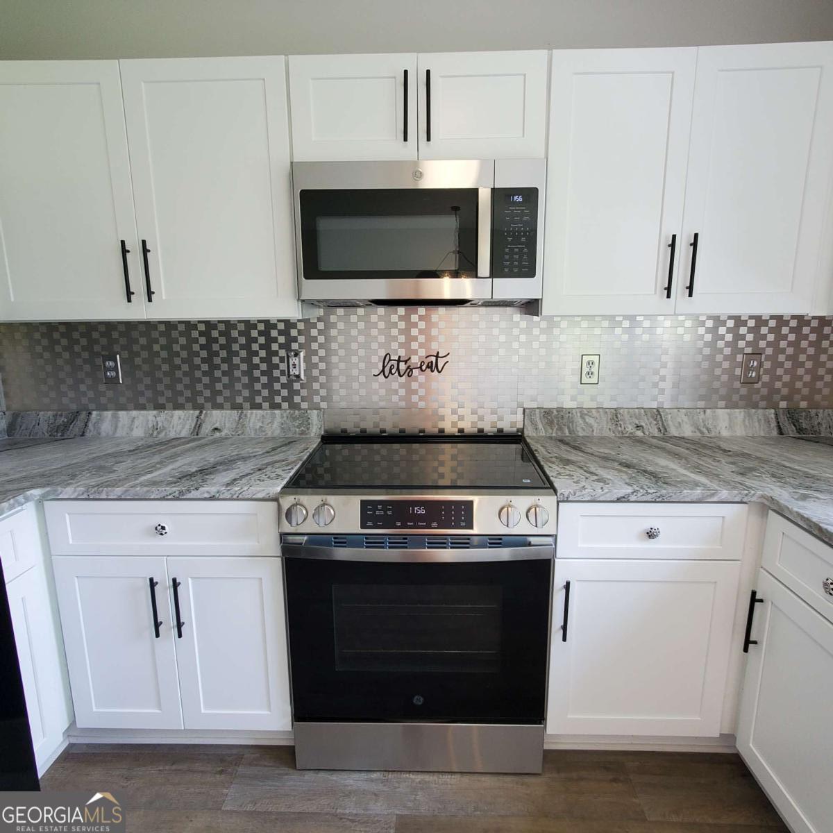 833 Kendall Park Drive Property Photo 8