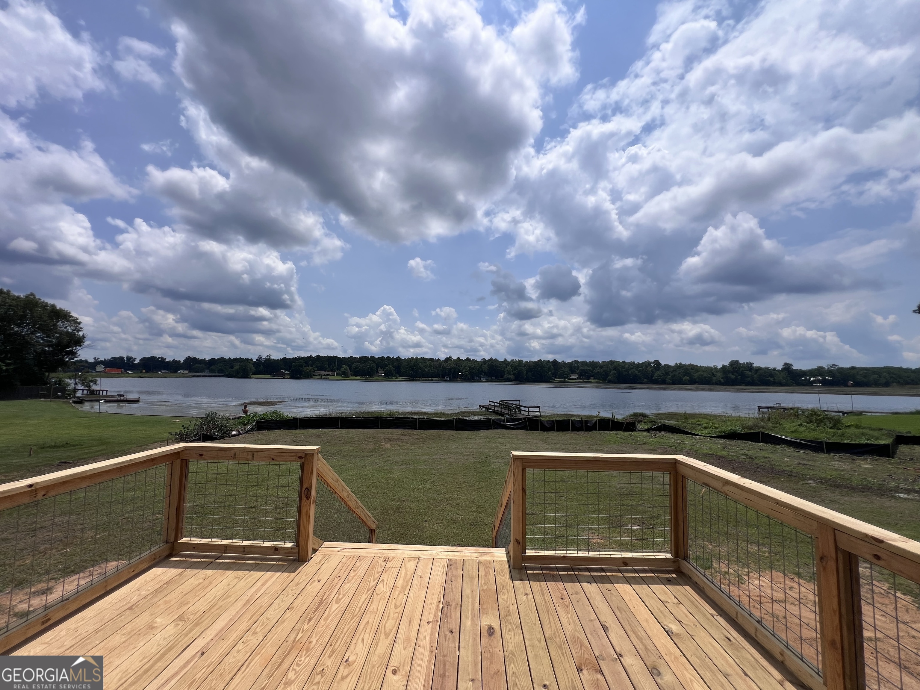 105 N Lakeshore Drive Property Photo 2
