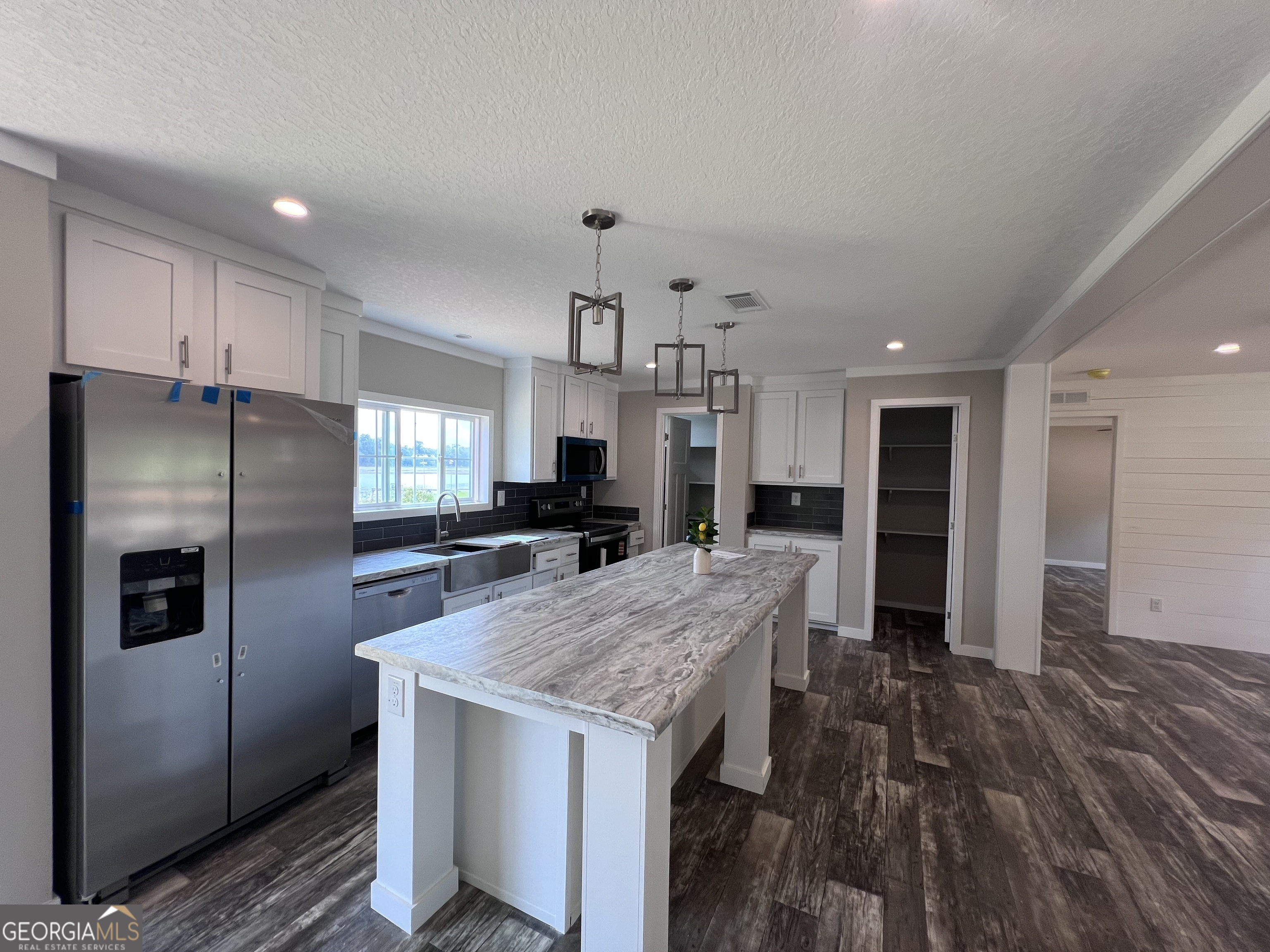 105 N Lakeshore Drive Property Photo 6