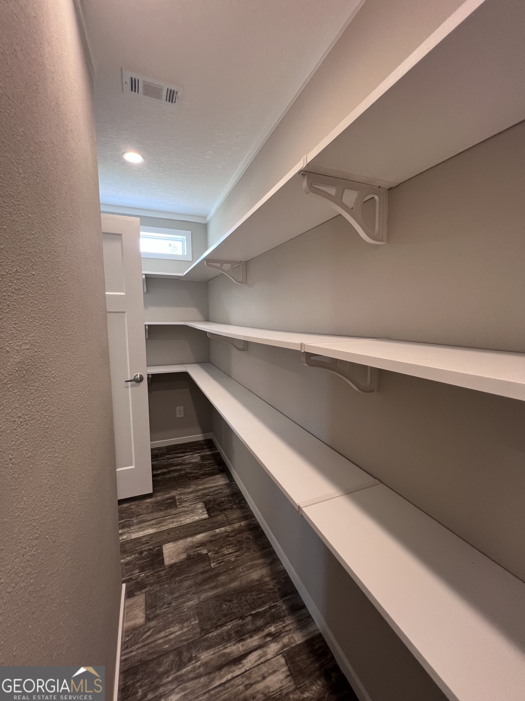 105 N Lakeshore Drive Property Photo 8
