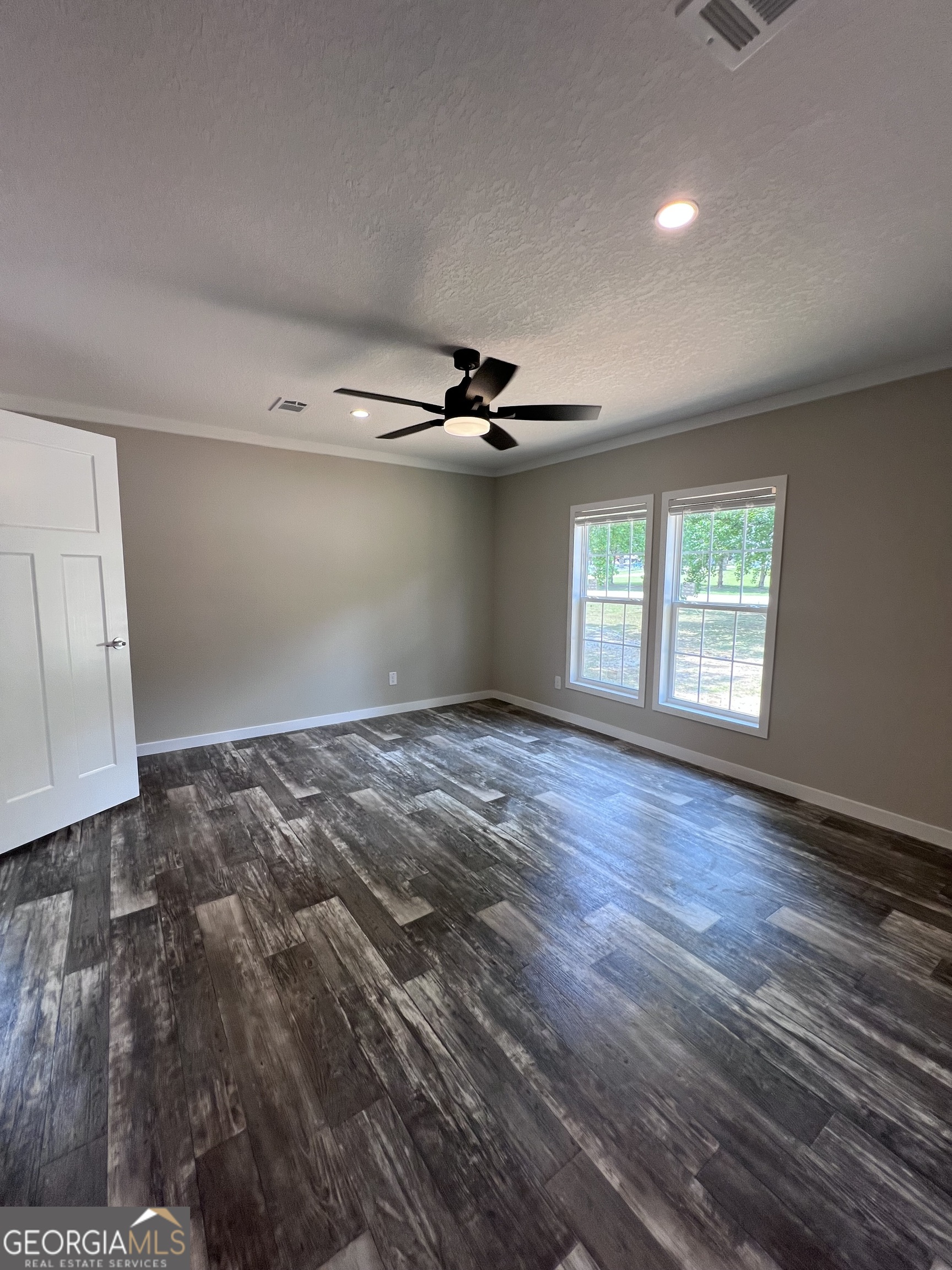 105 N Lakeshore Drive Property Photo 10