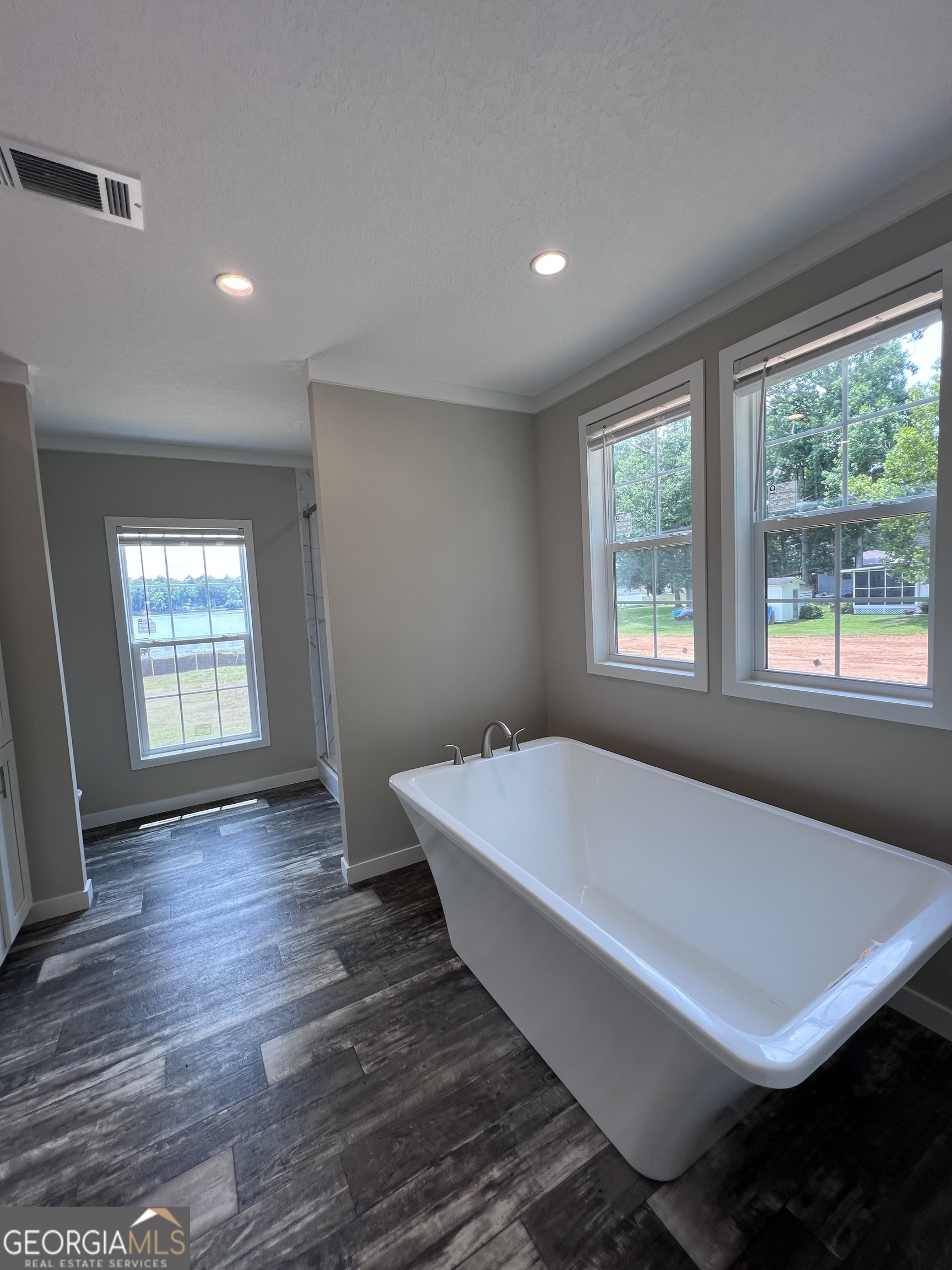 105 N Lakeshore Drive Property Photo 11