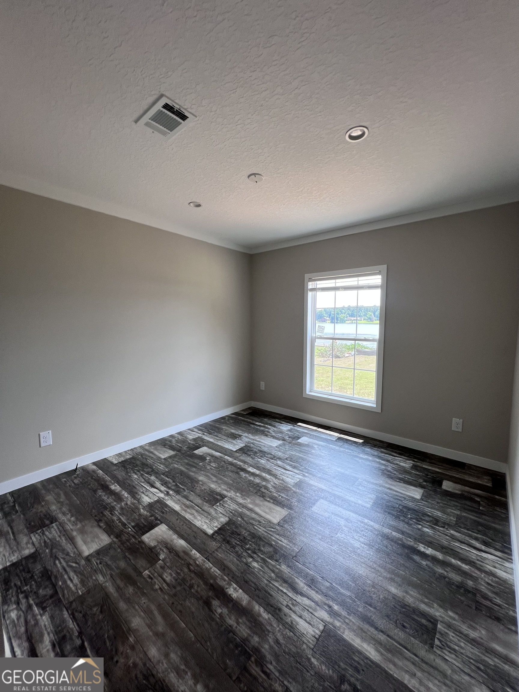 105 N Lakeshore Drive Property Photo 16
