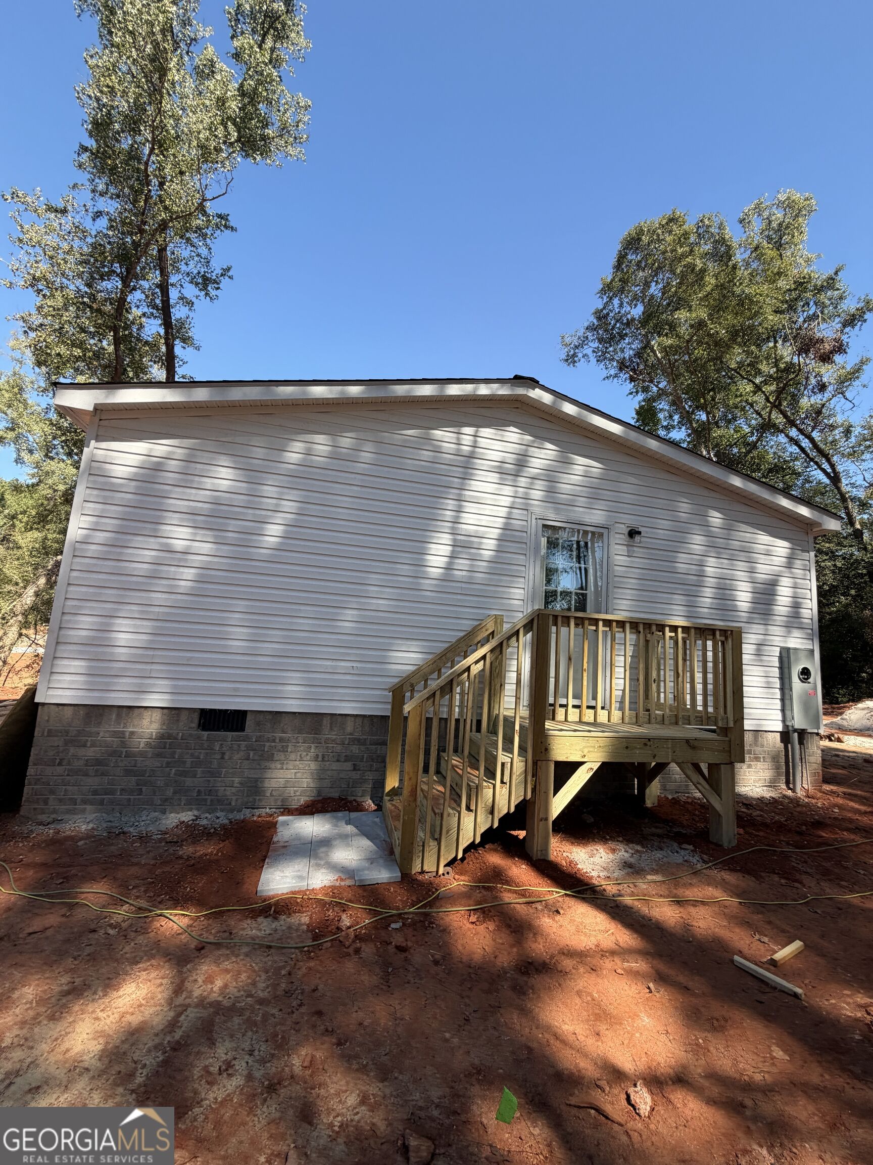 947 Nails Creek Crossing Property Photo 2
