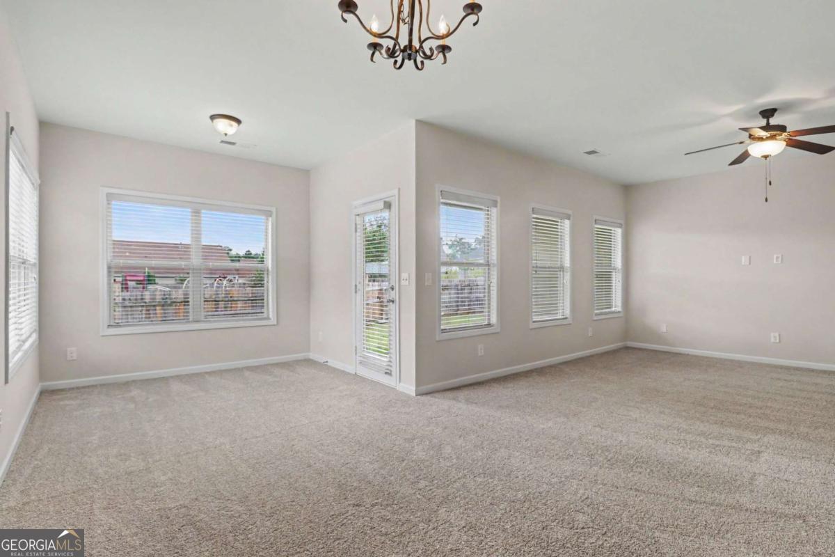 4205 Magnolia Place Property Photo 9