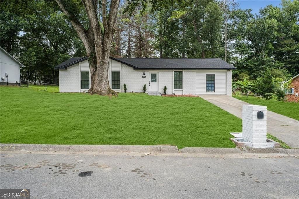 6073 Fieldcrest Drive Property Photo 1