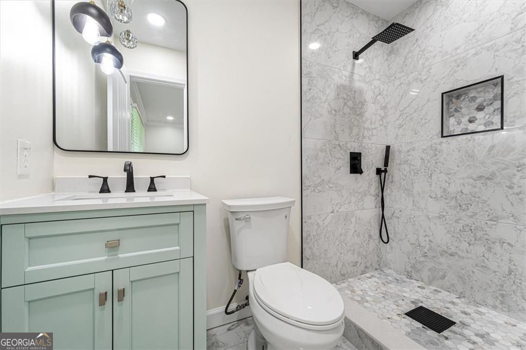 6073 Fieldcrest Drive Property Photo 23