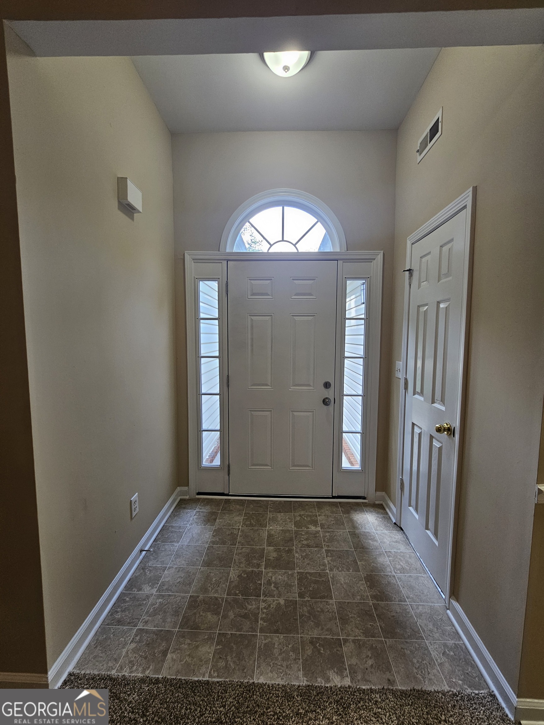 1110 Chateau Terrace Property Photo 3