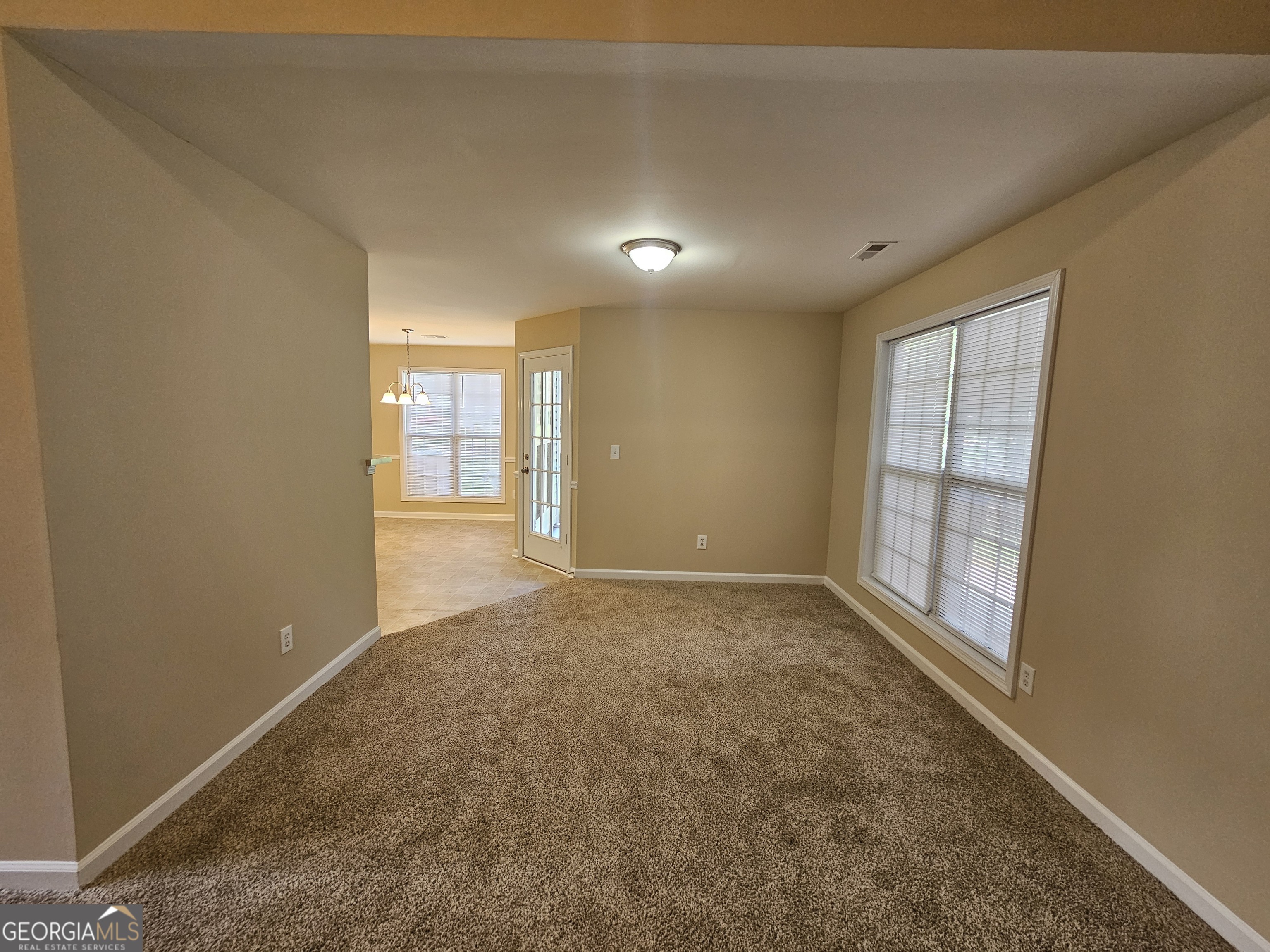 1110 Chateau Terrace Property Photo 6
