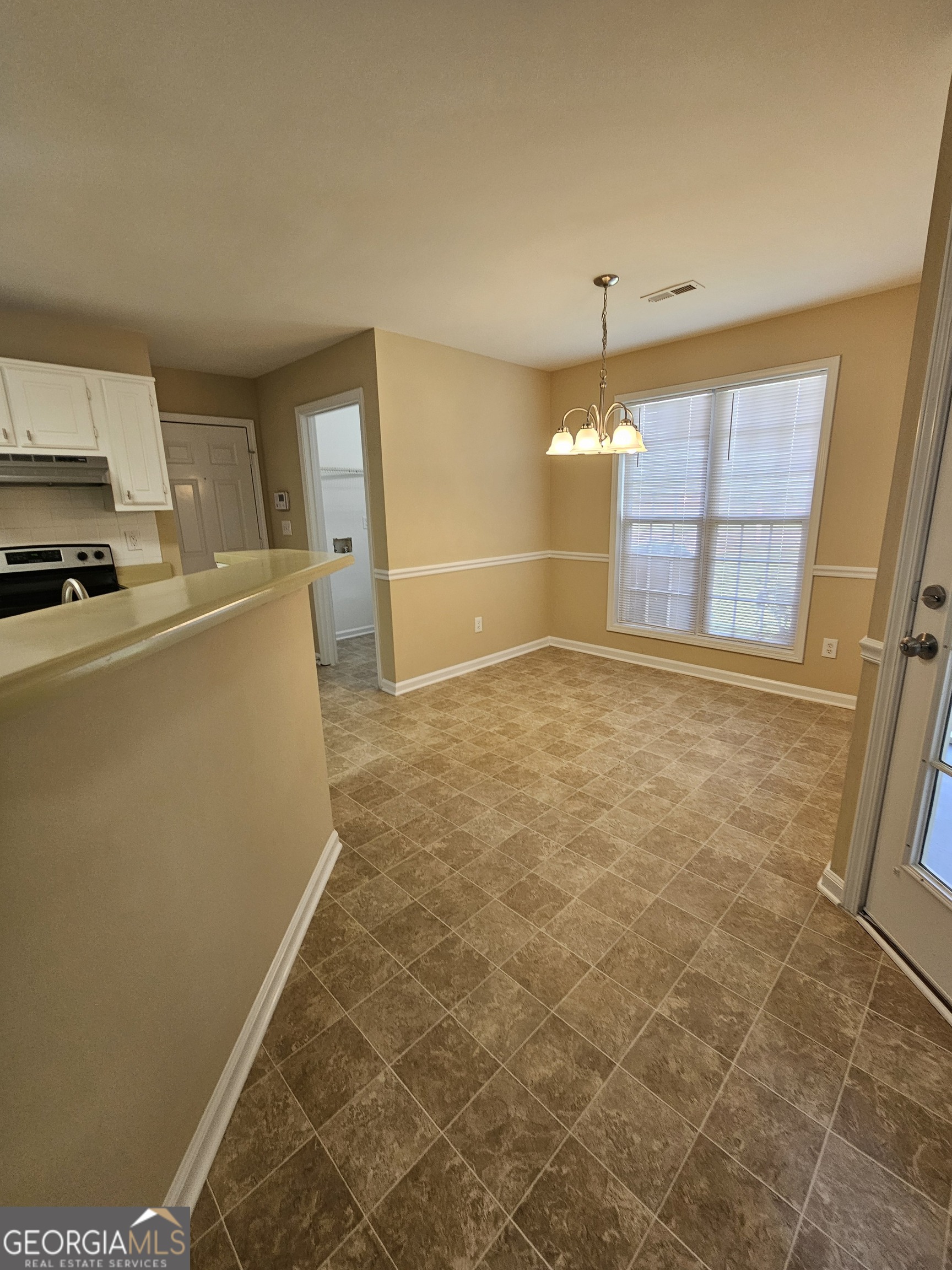 1110 Chateau Terrace Property Photo 7