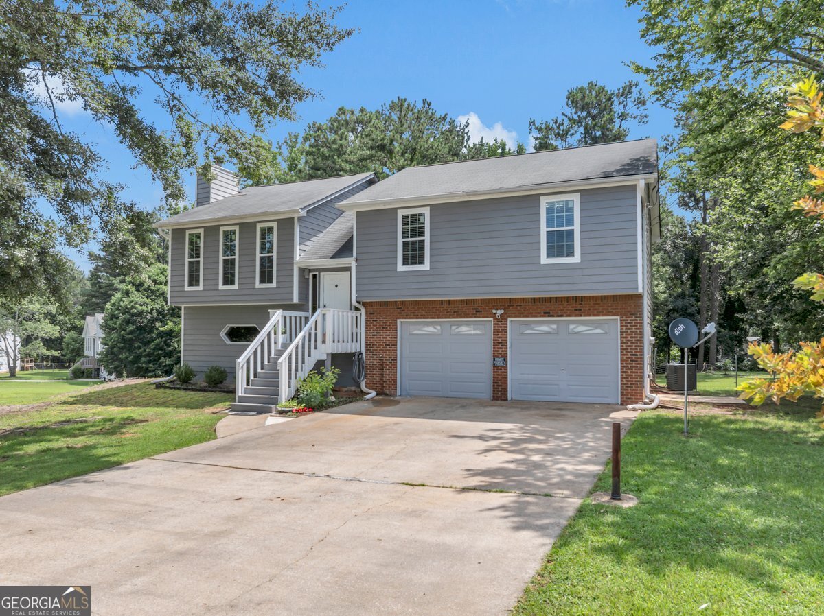1860 David Drive Property Photo 1