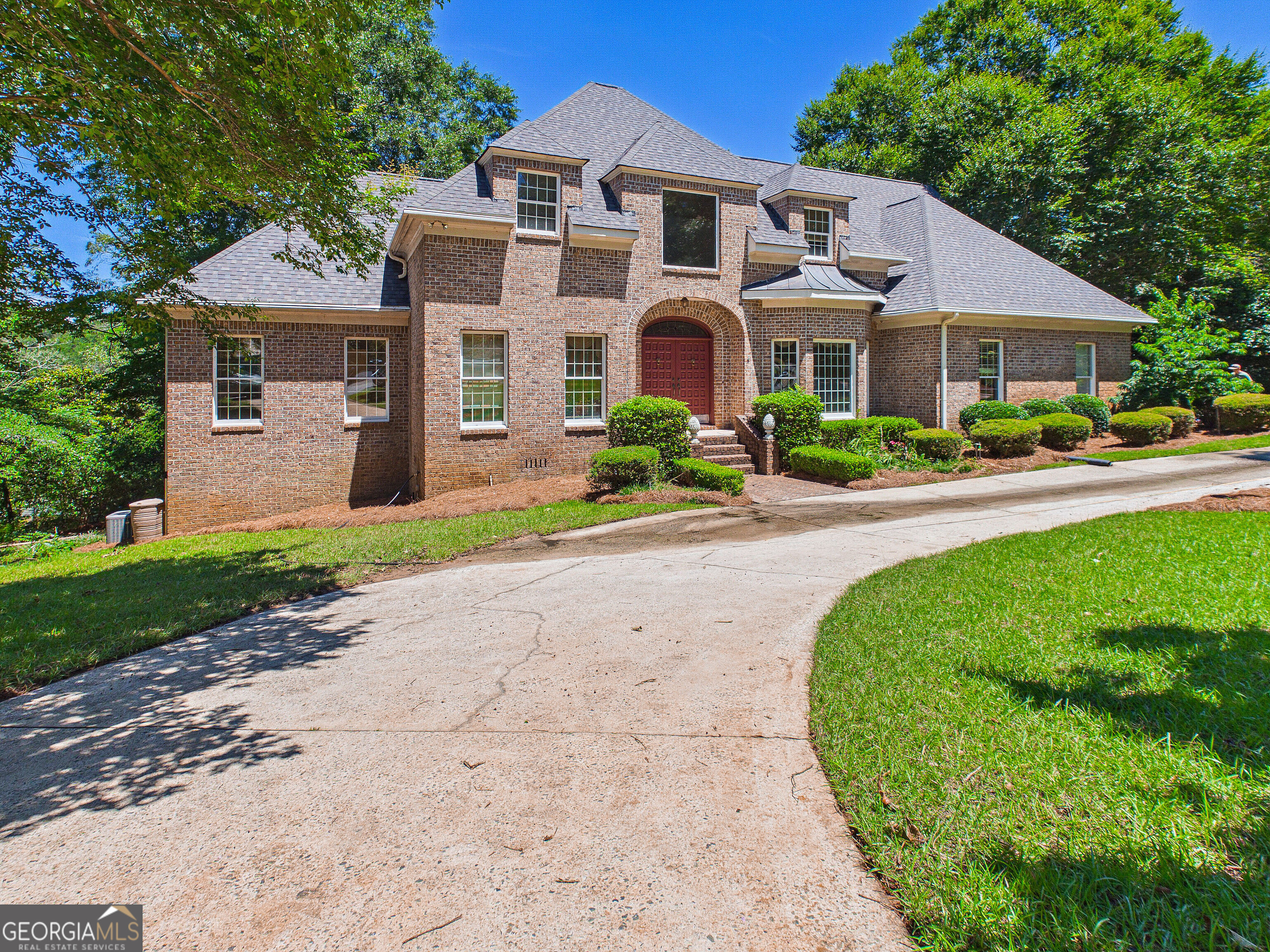 114 Holly Drive Property Photo 1