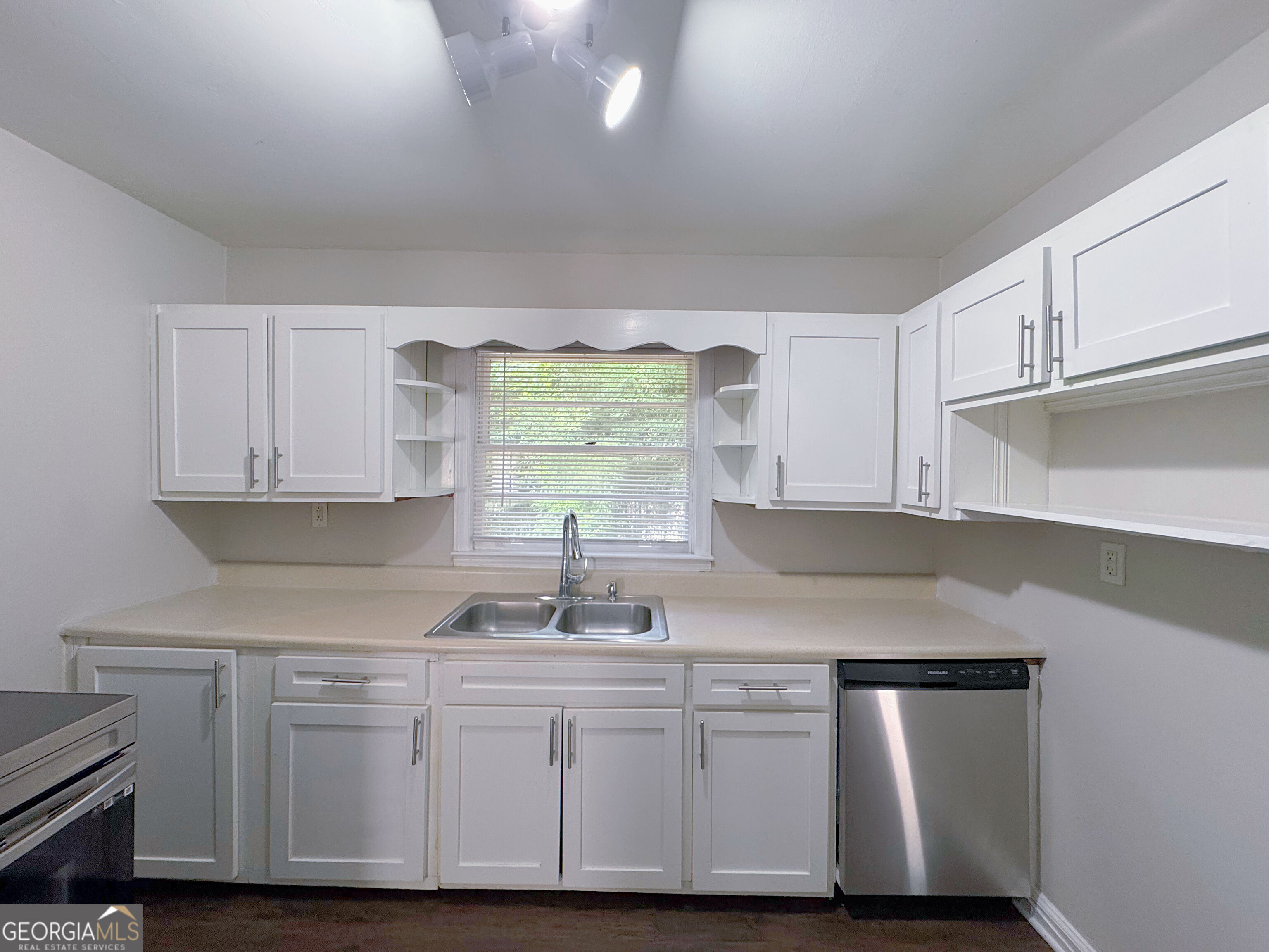 478 Pine Drive Property Photo 7