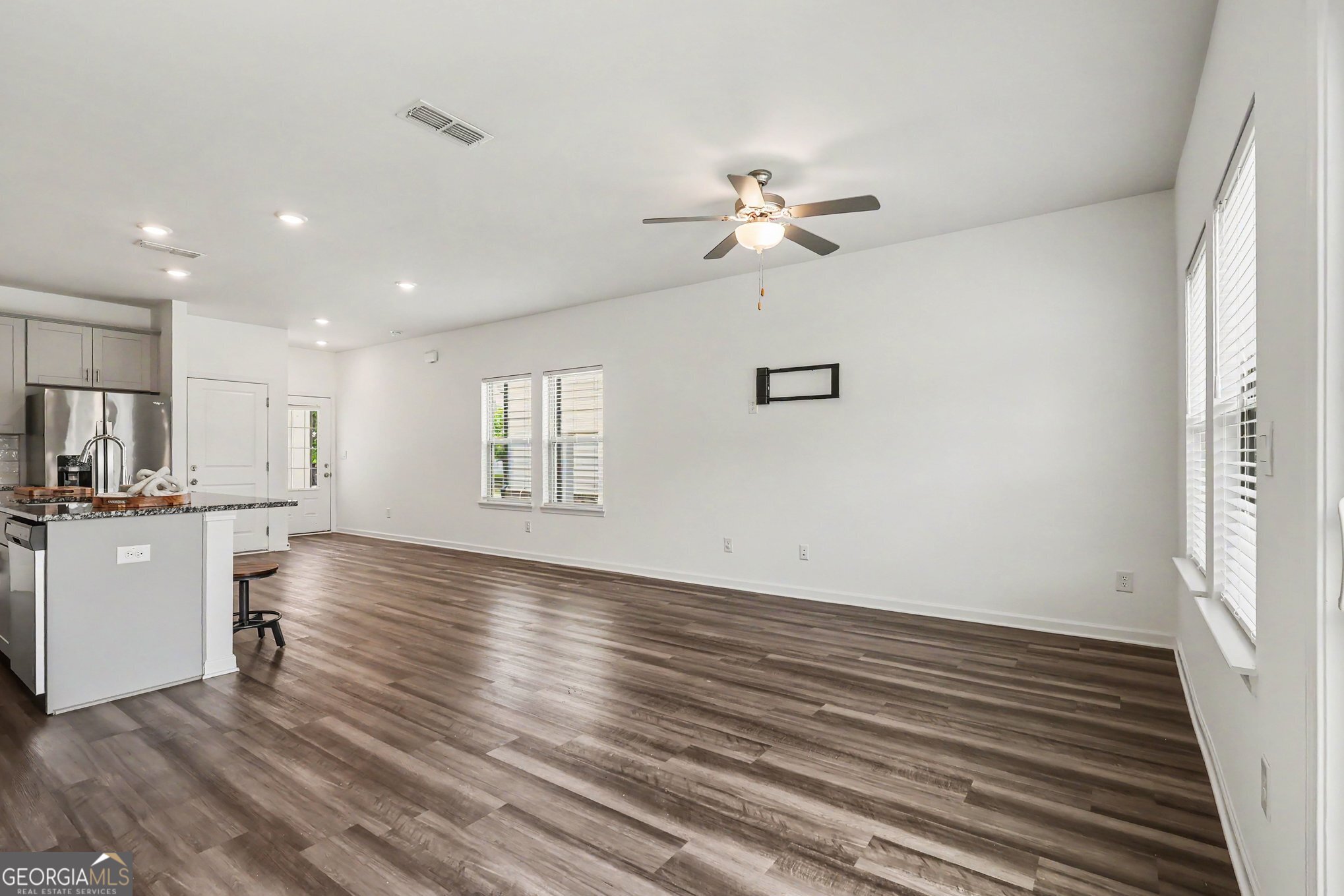 5473 Plain Field Lane Property Photo 8