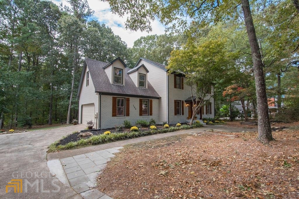 185 Chimney Springs Property Photo 4