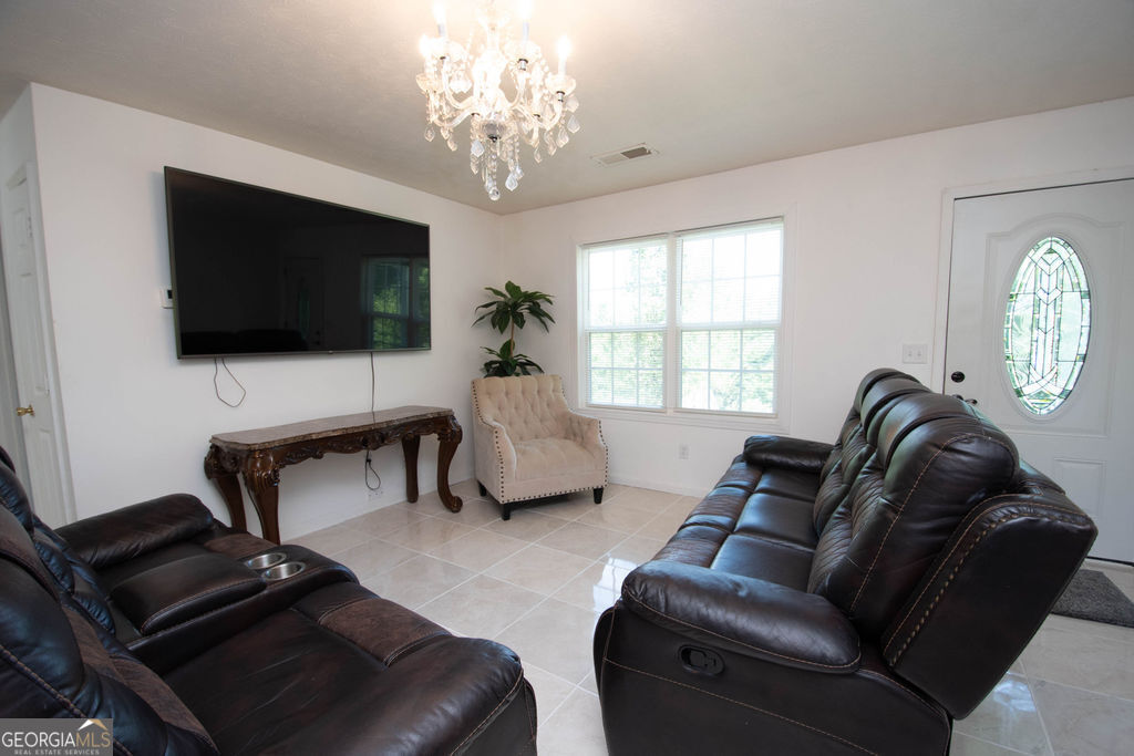 130 Gales Way Property Photo 5