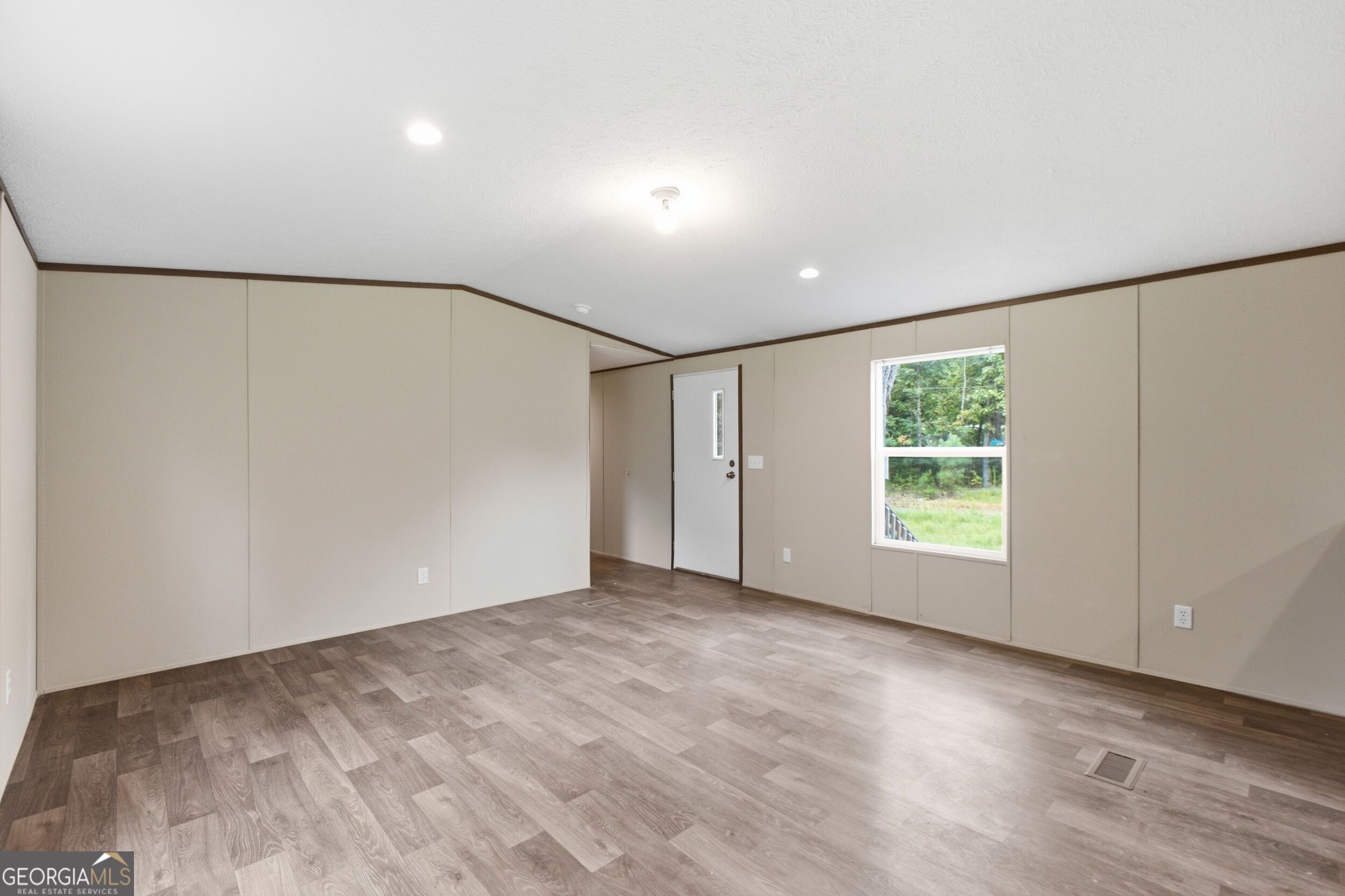 398 Hammontree Drive Property Photo 4