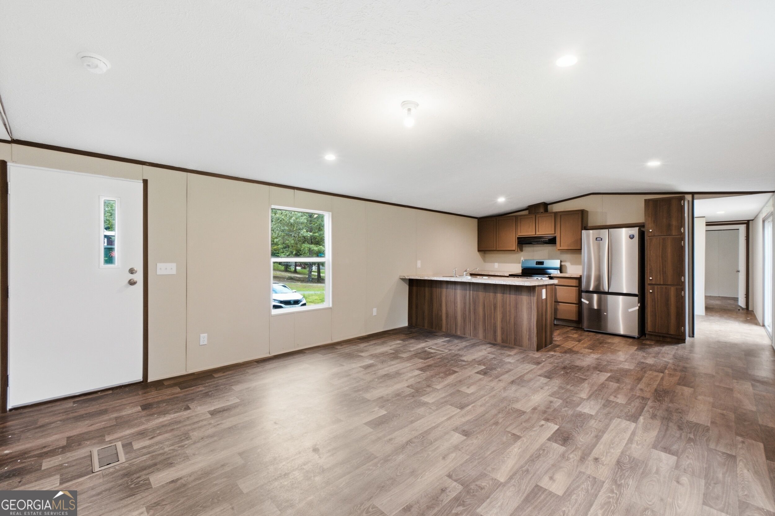398 Hammontree Drive Property Photo 5