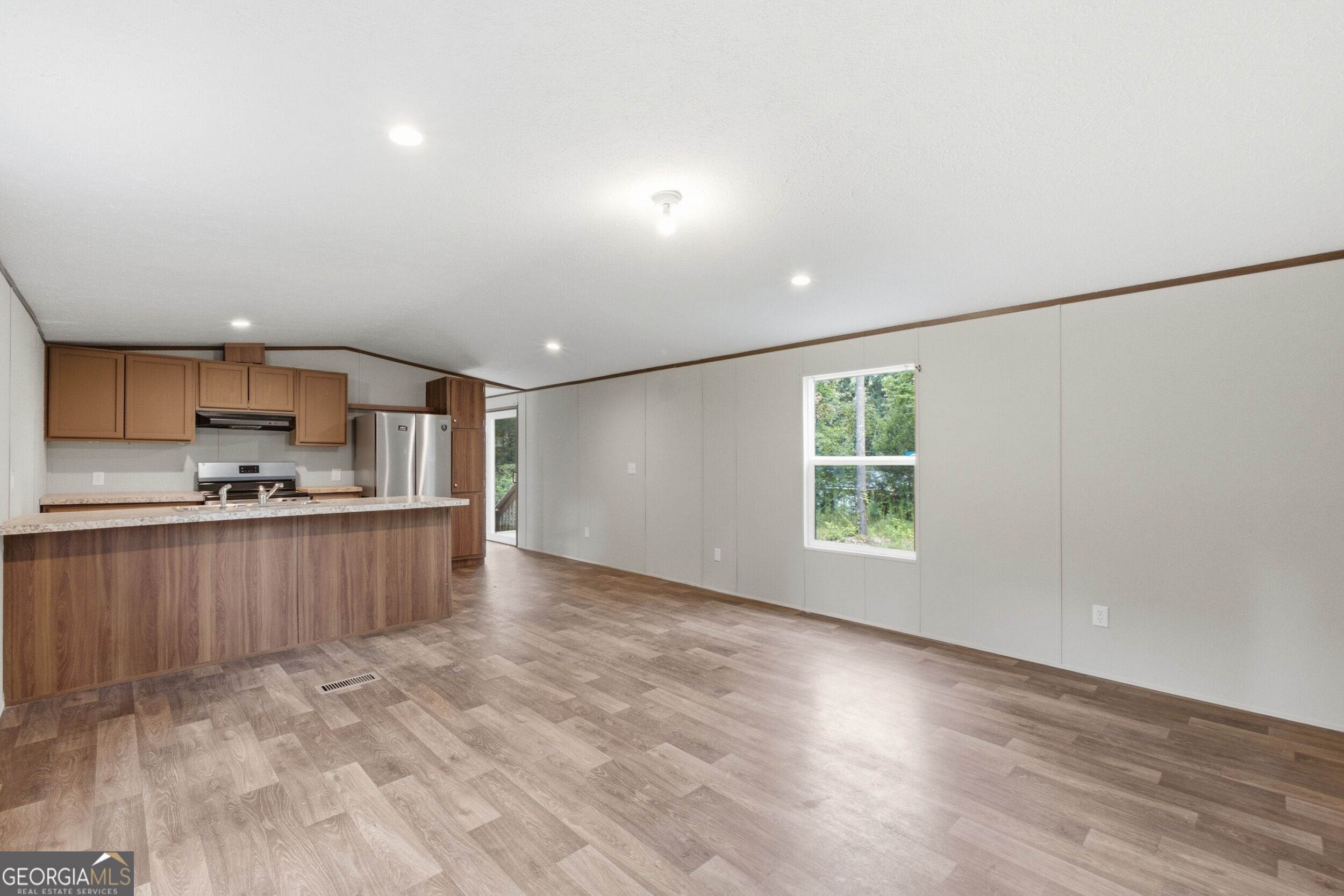 398 Hammontree Drive Property Photo 6