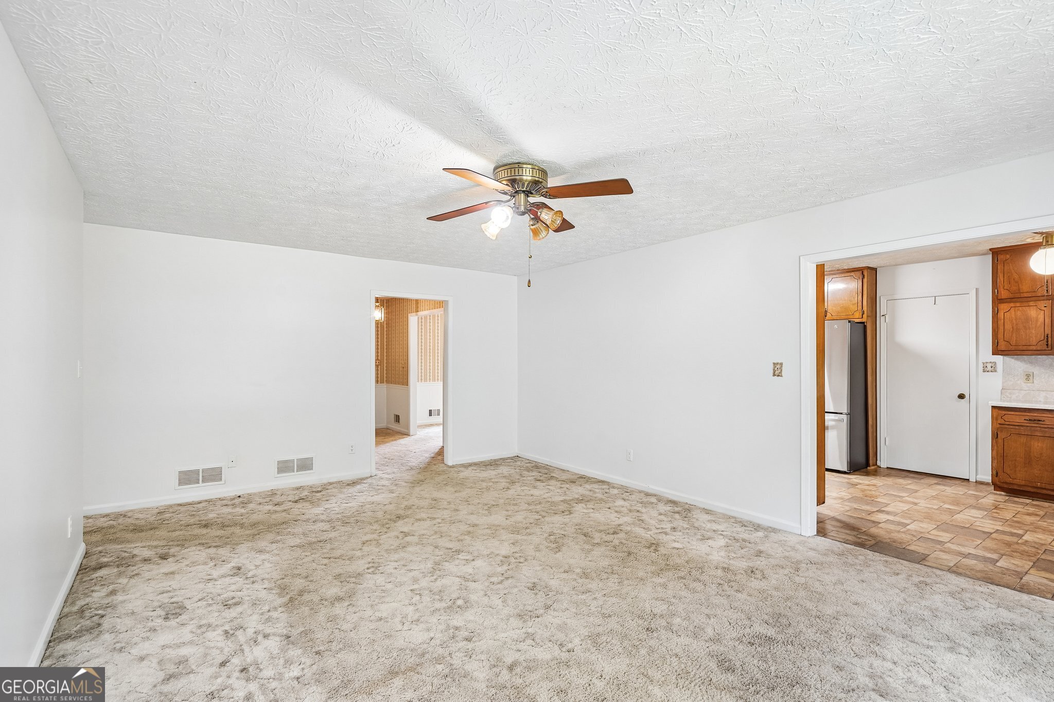255 Helen Lane Property Photo 4