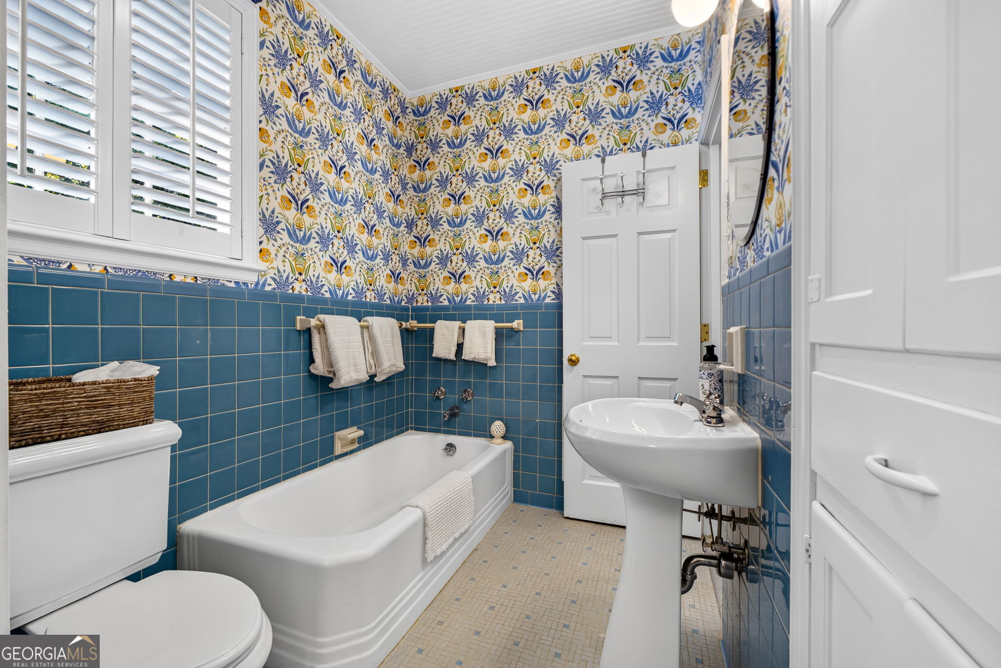 517 E College Street Property Photo 33