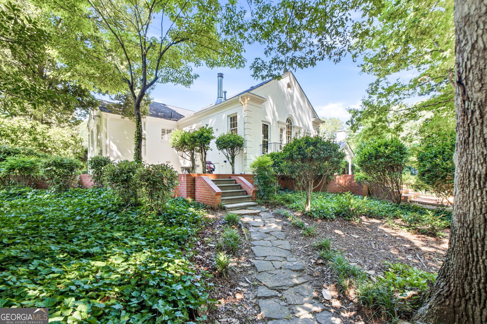 517 E College Street Property Photo 45