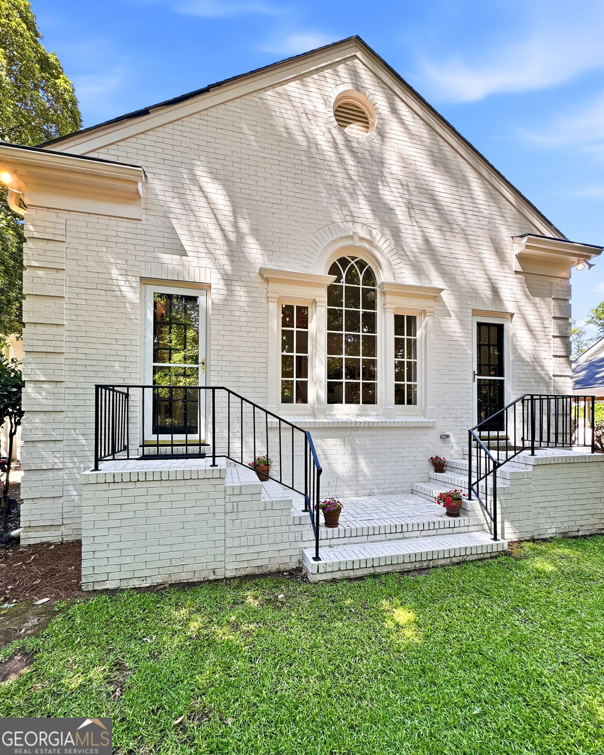 517 E College Street Property Photo 46