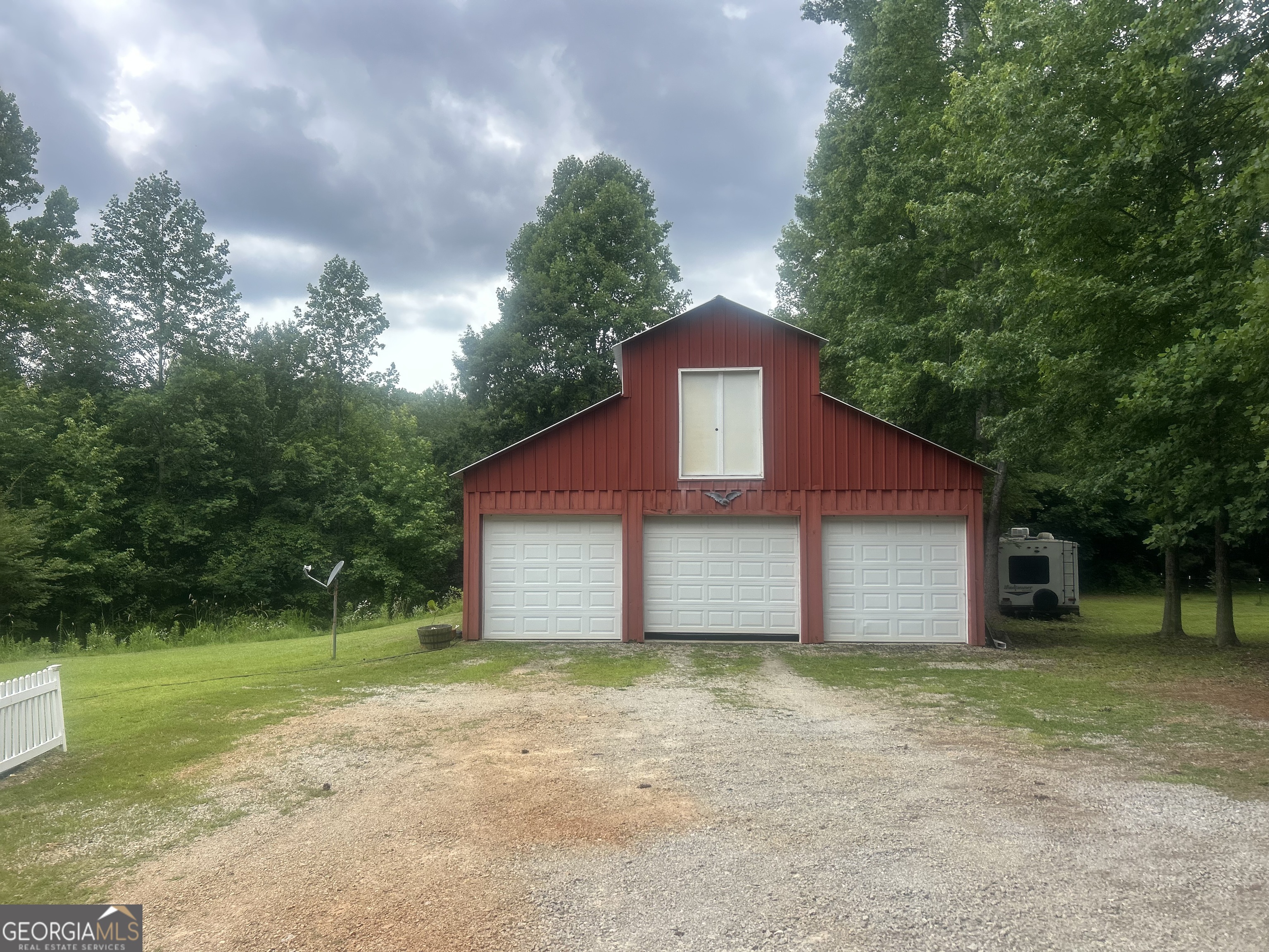 840 Folds Road Property Photo 2