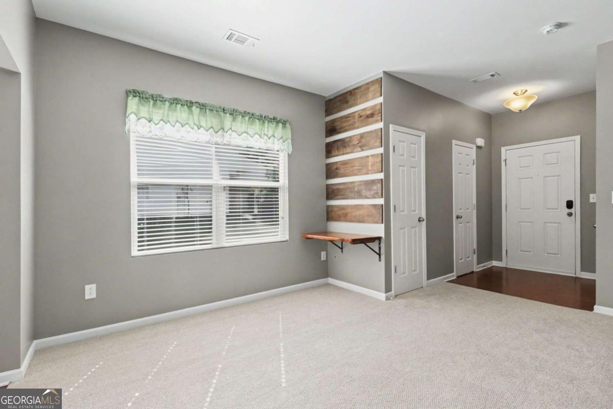 6332 Marsh Hill Trail Property Photo 4