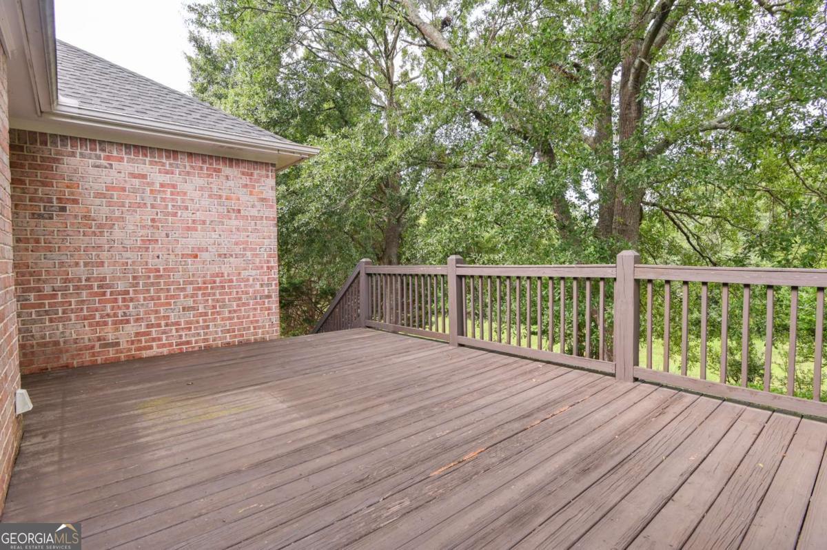 645 Saint Ives Drive Property Photo 10