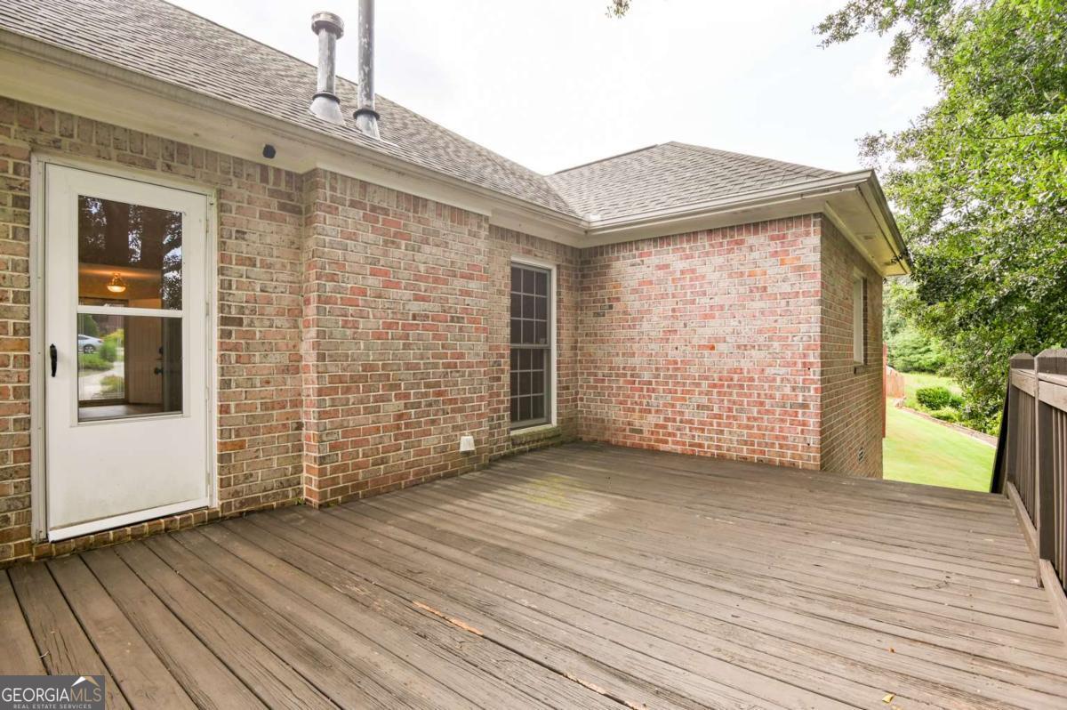 645 Saint Ives Drive Property Photo 11