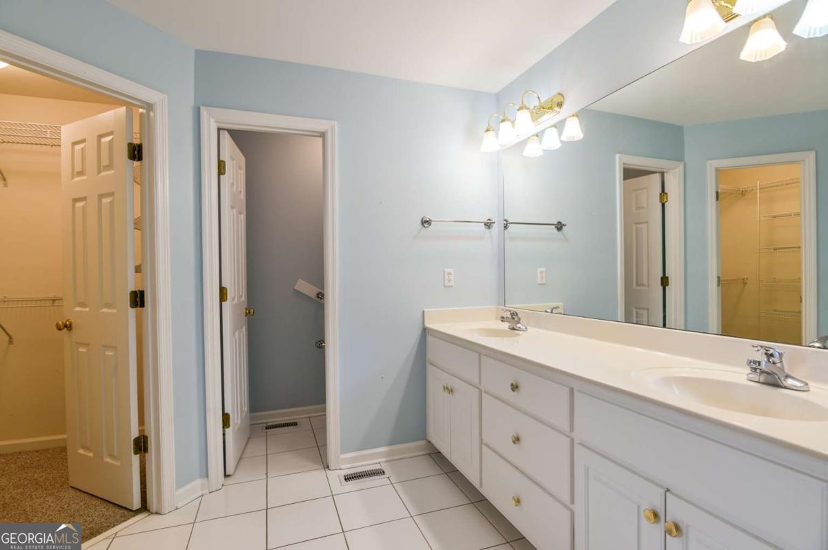 645 Saint Ives Drive Property Photo 35