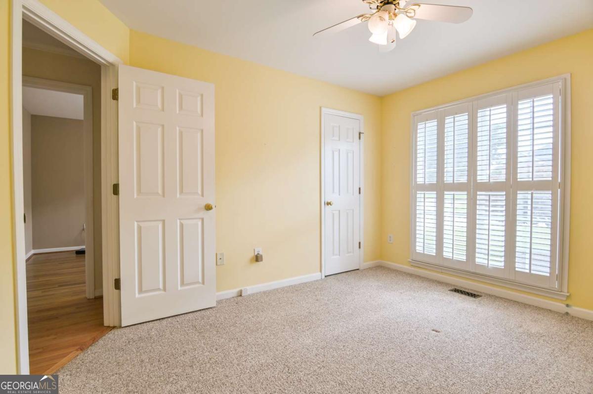 645 Saint Ives Drive Property Photo 39