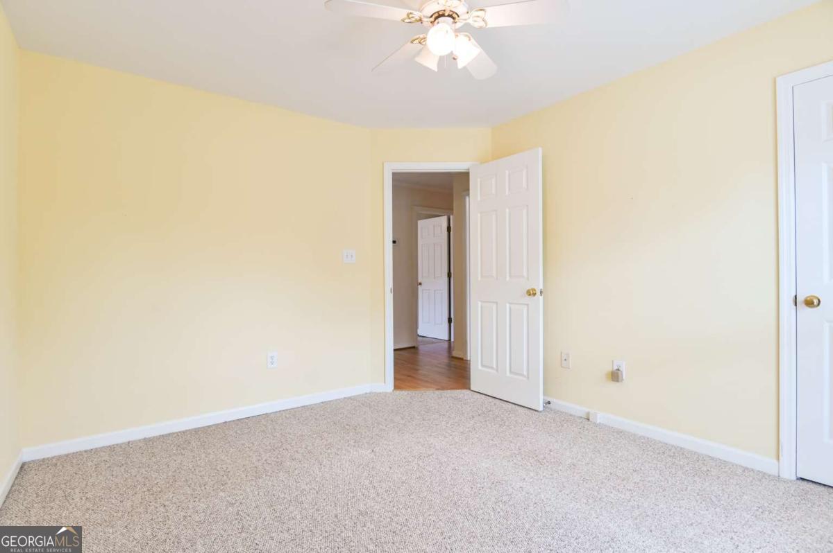 645 Saint Ives Drive Property Photo 41
