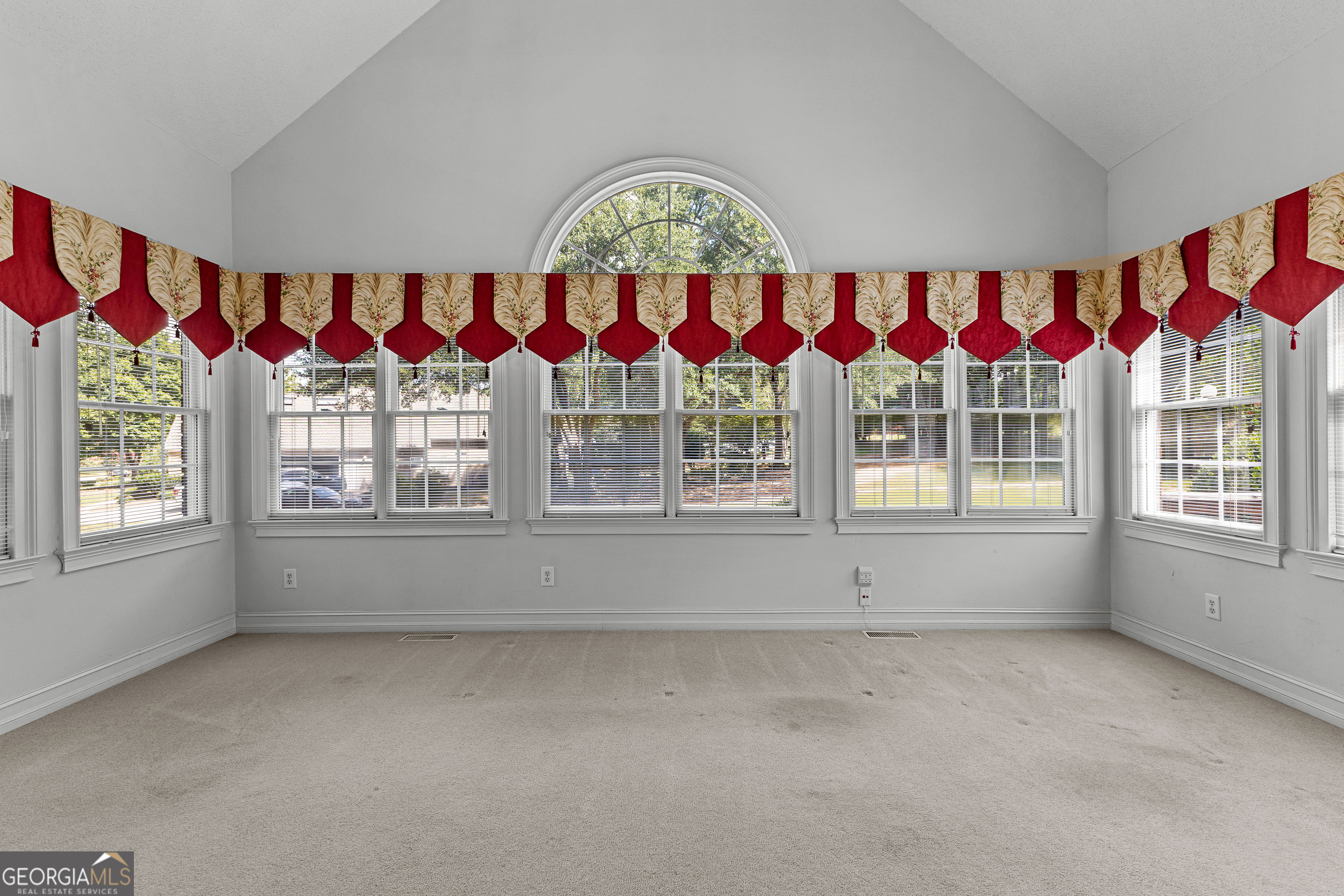 100 Moonview Place Property Photo 15