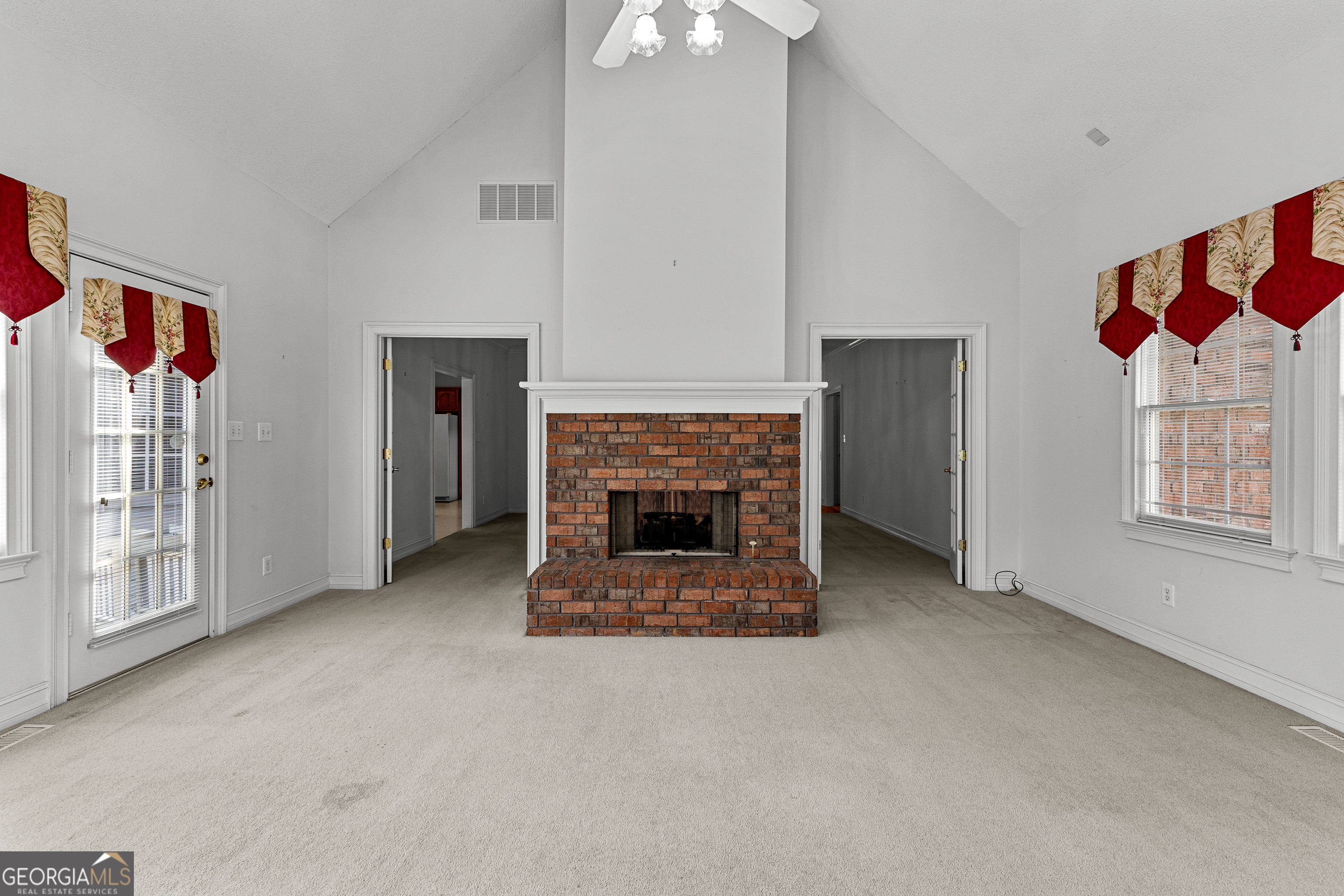 100 Moonview Place Property Photo 16