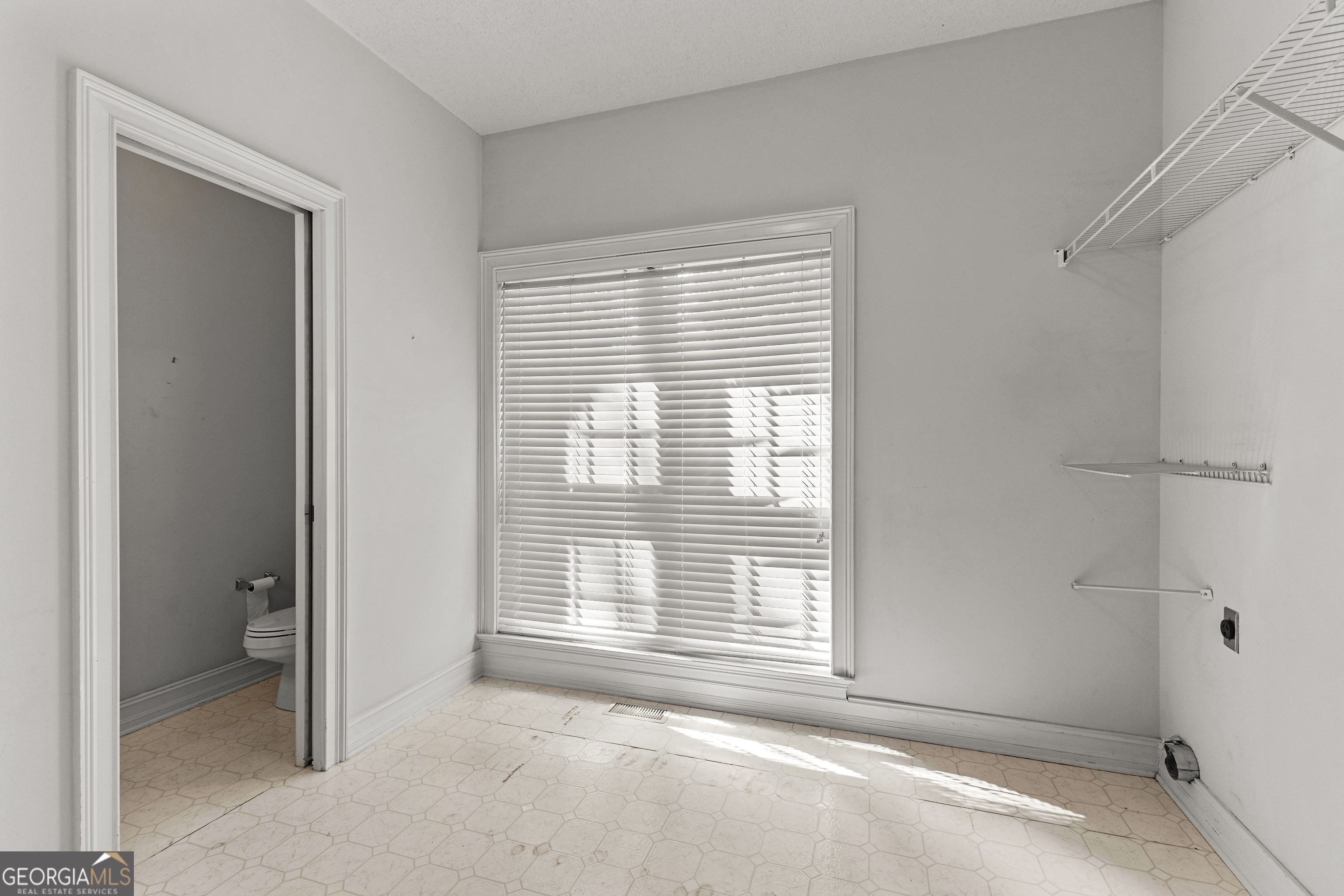 100 Moonview Place Property Photo 22