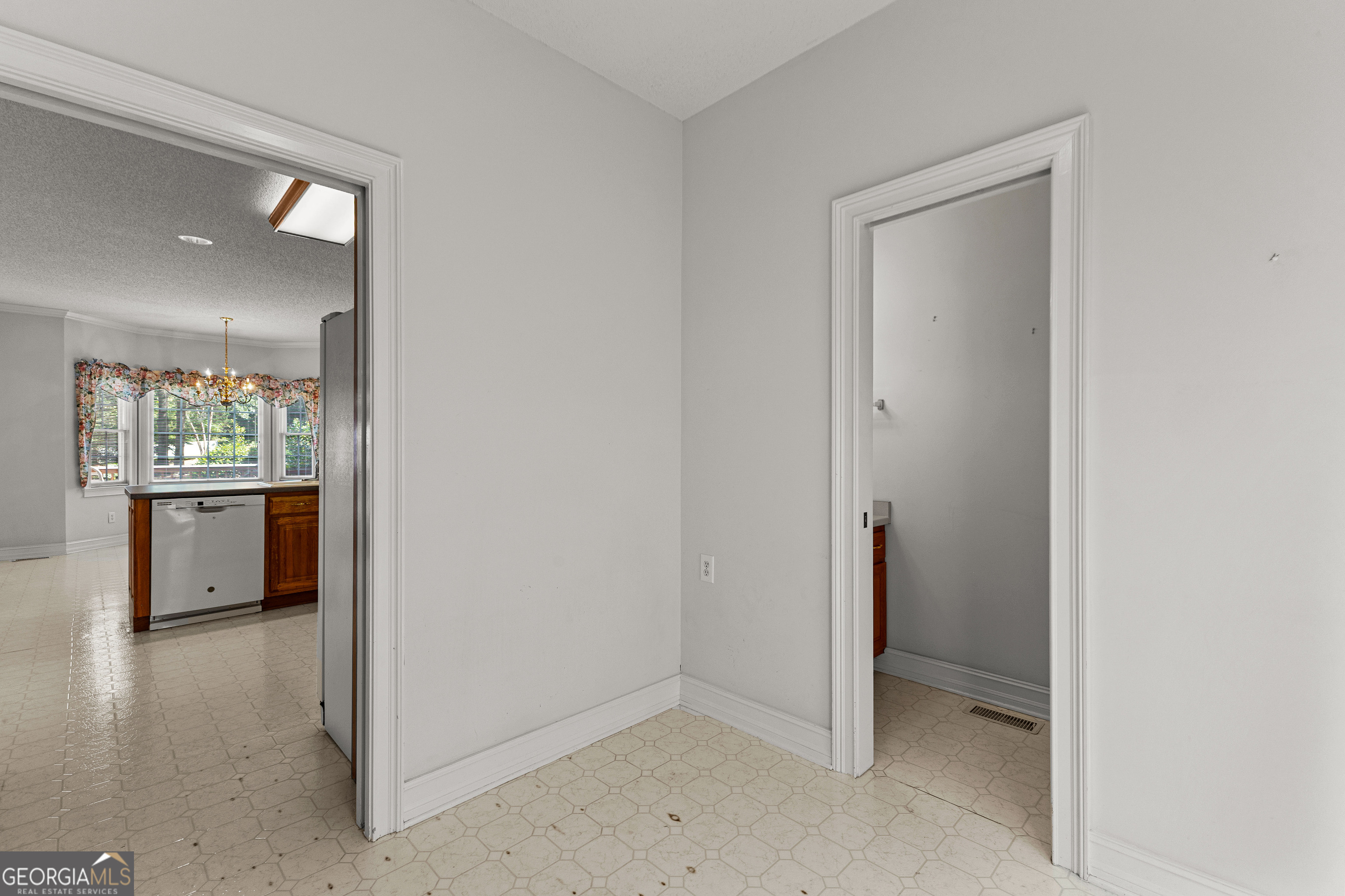 100 Moonview Place Property Photo 23