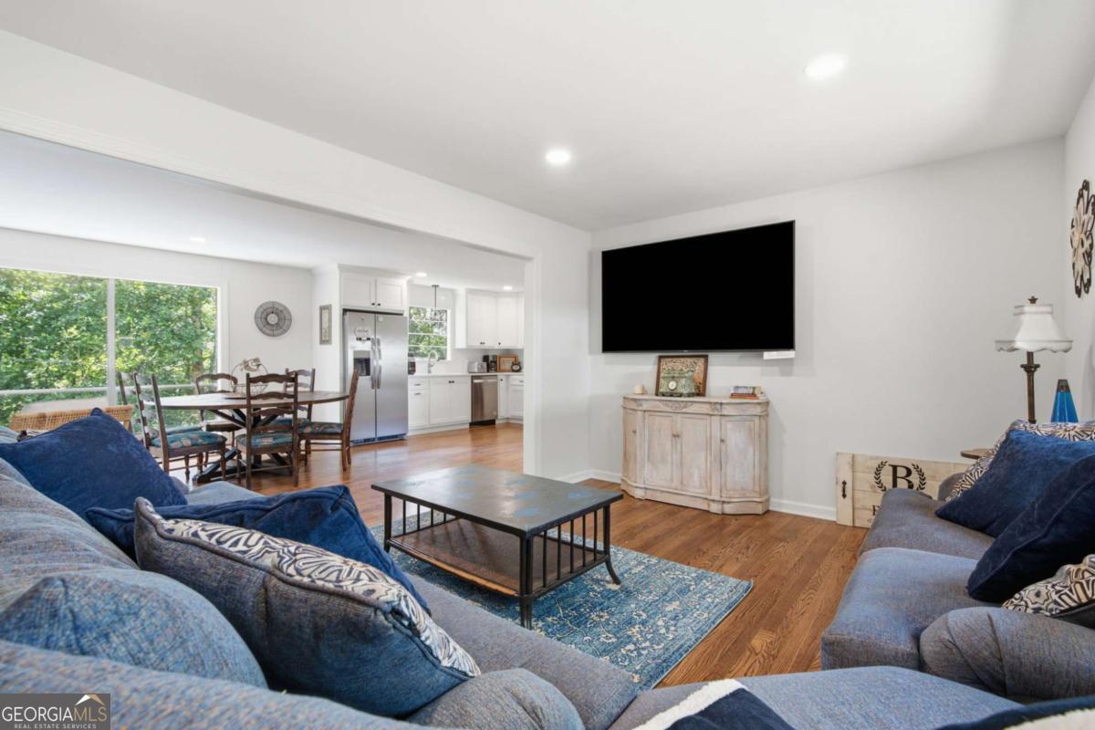 2251 Skyline Drive Property Photo 6