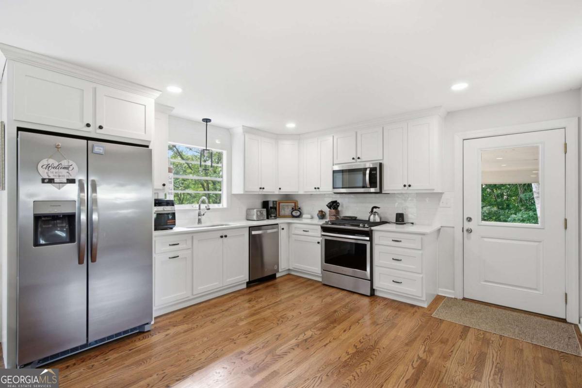 2251 Skyline Drive Property Photo 10