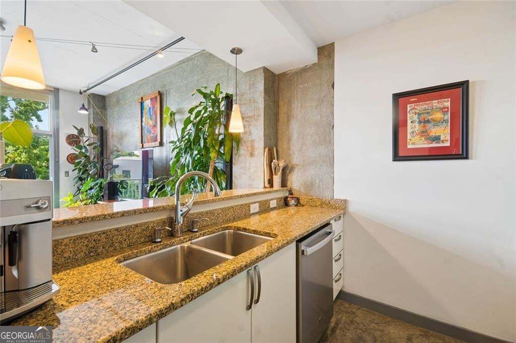 245 N Highland Avenue Ne # 321 Property Photo 10