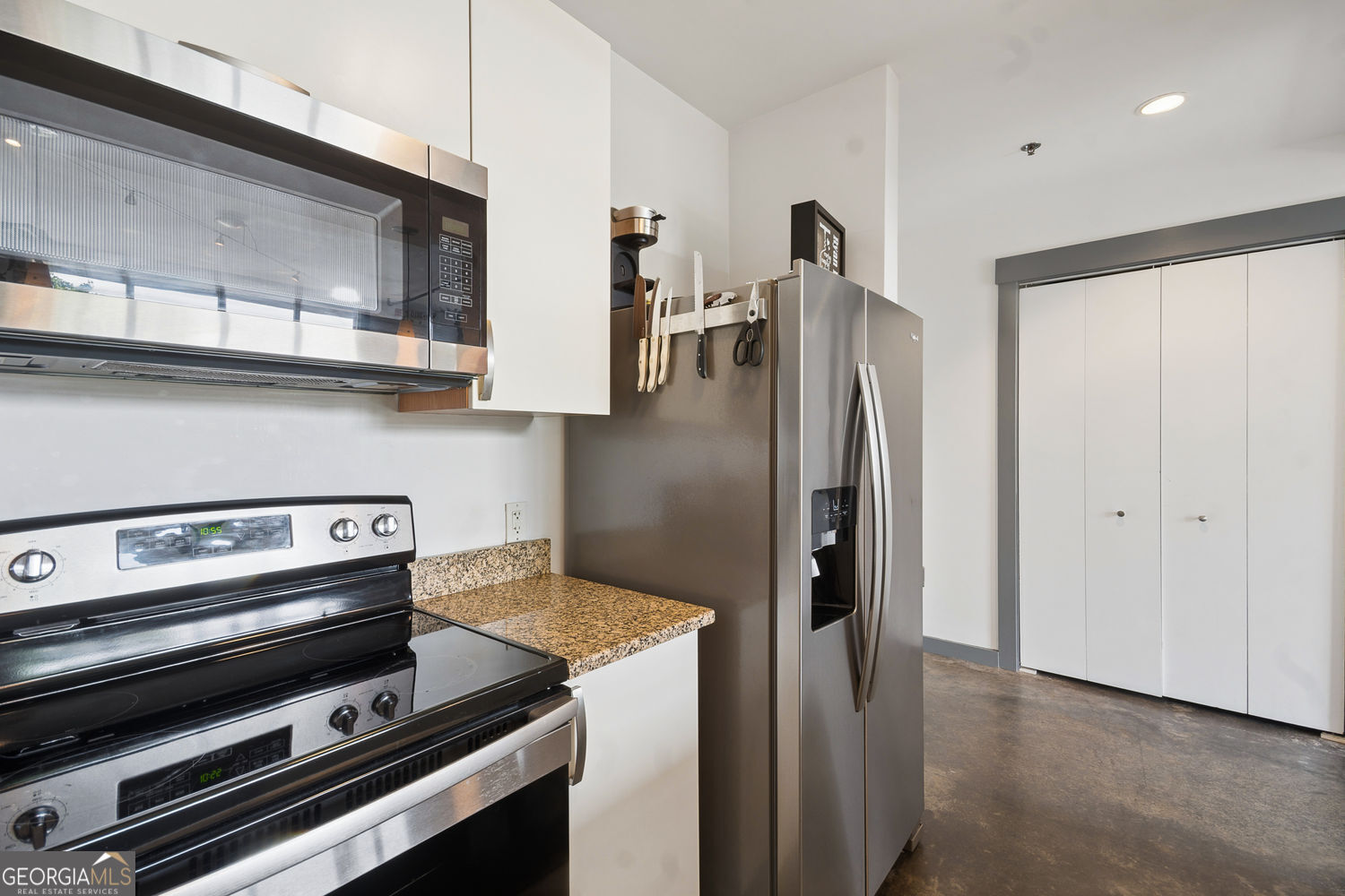 245 N Highland Avenue Ne # 321 Property Photo 11