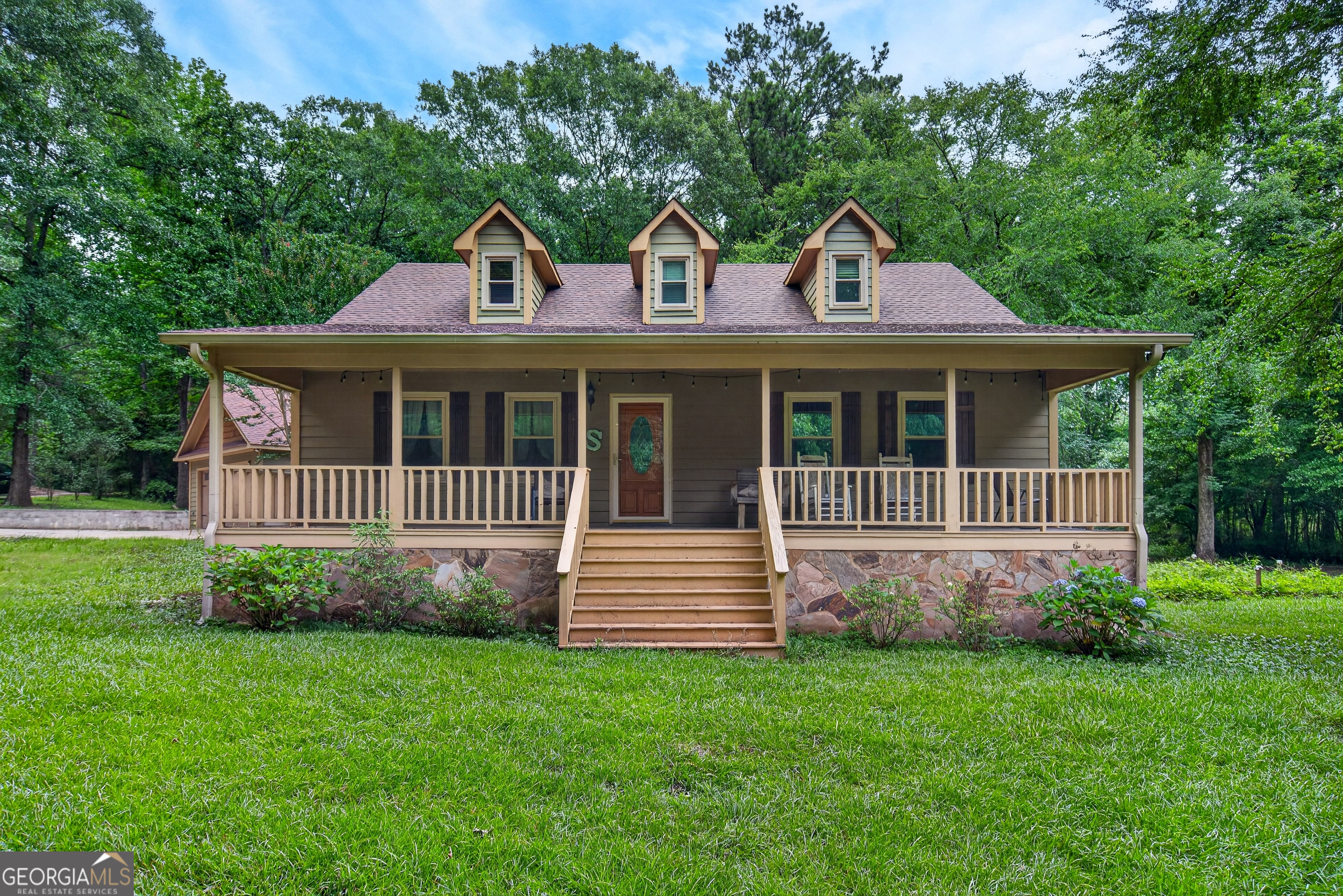 697 John Lovelace Road Property Photo 2