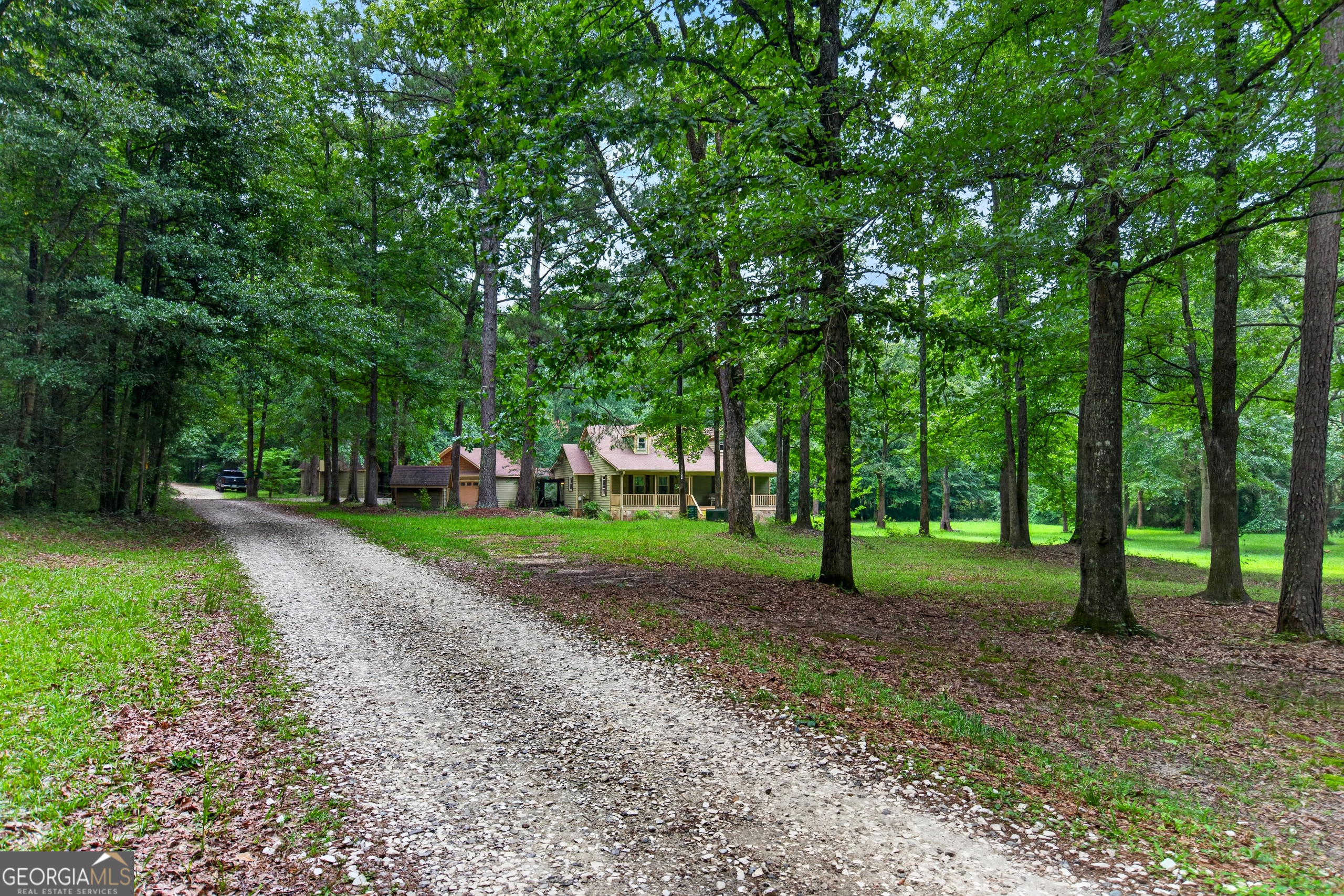 697 John Lovelace Road Property Photo 3