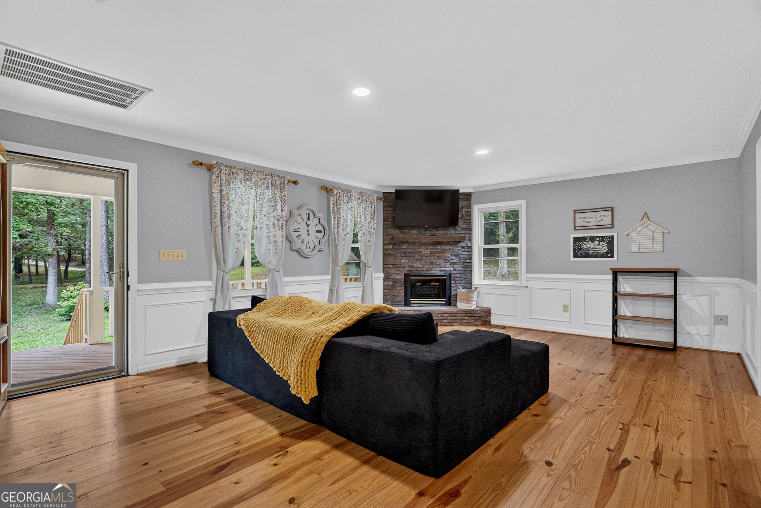697 John Lovelace Road Property Photo 8