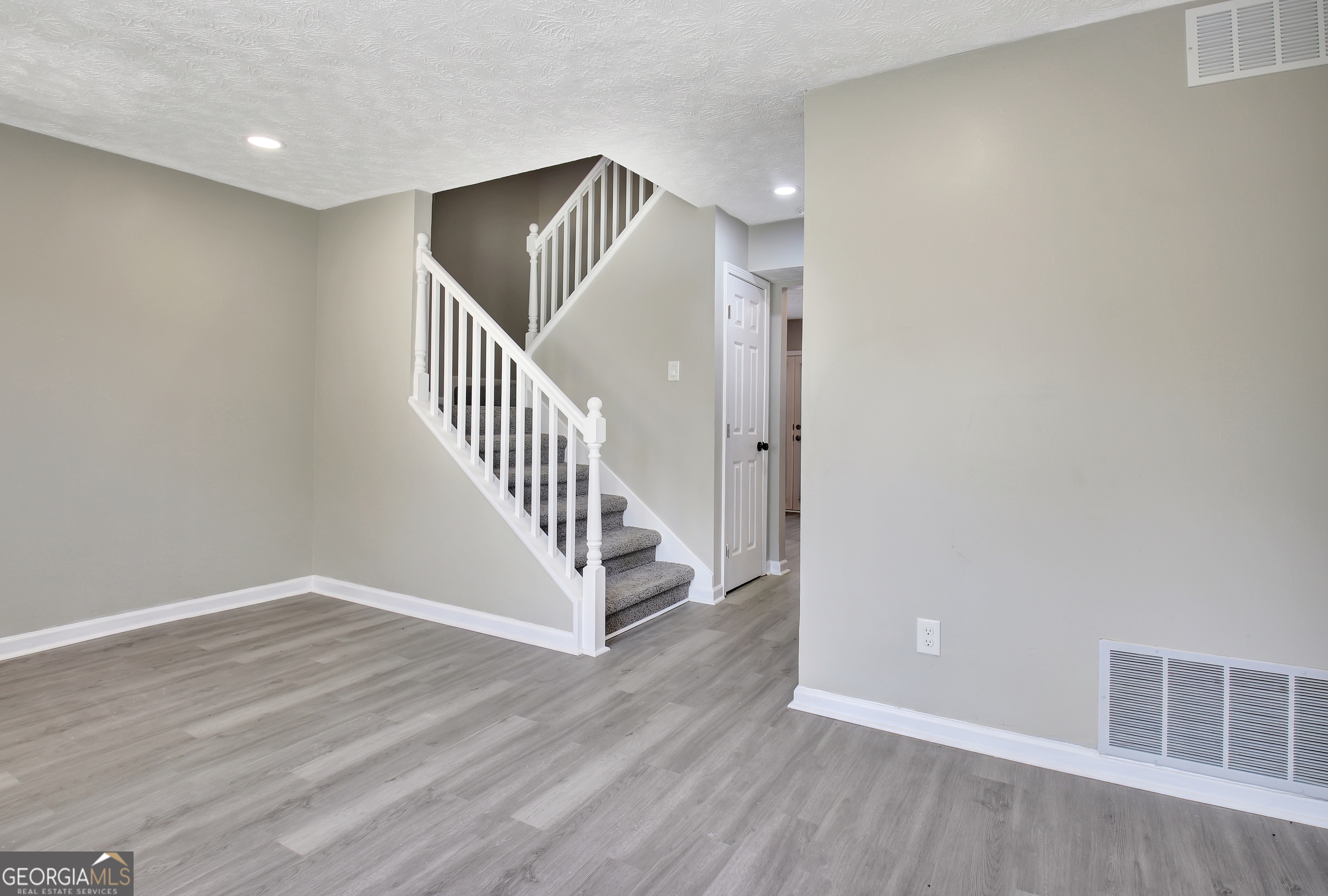 501 Carlton Road # 5e Property Photo 9