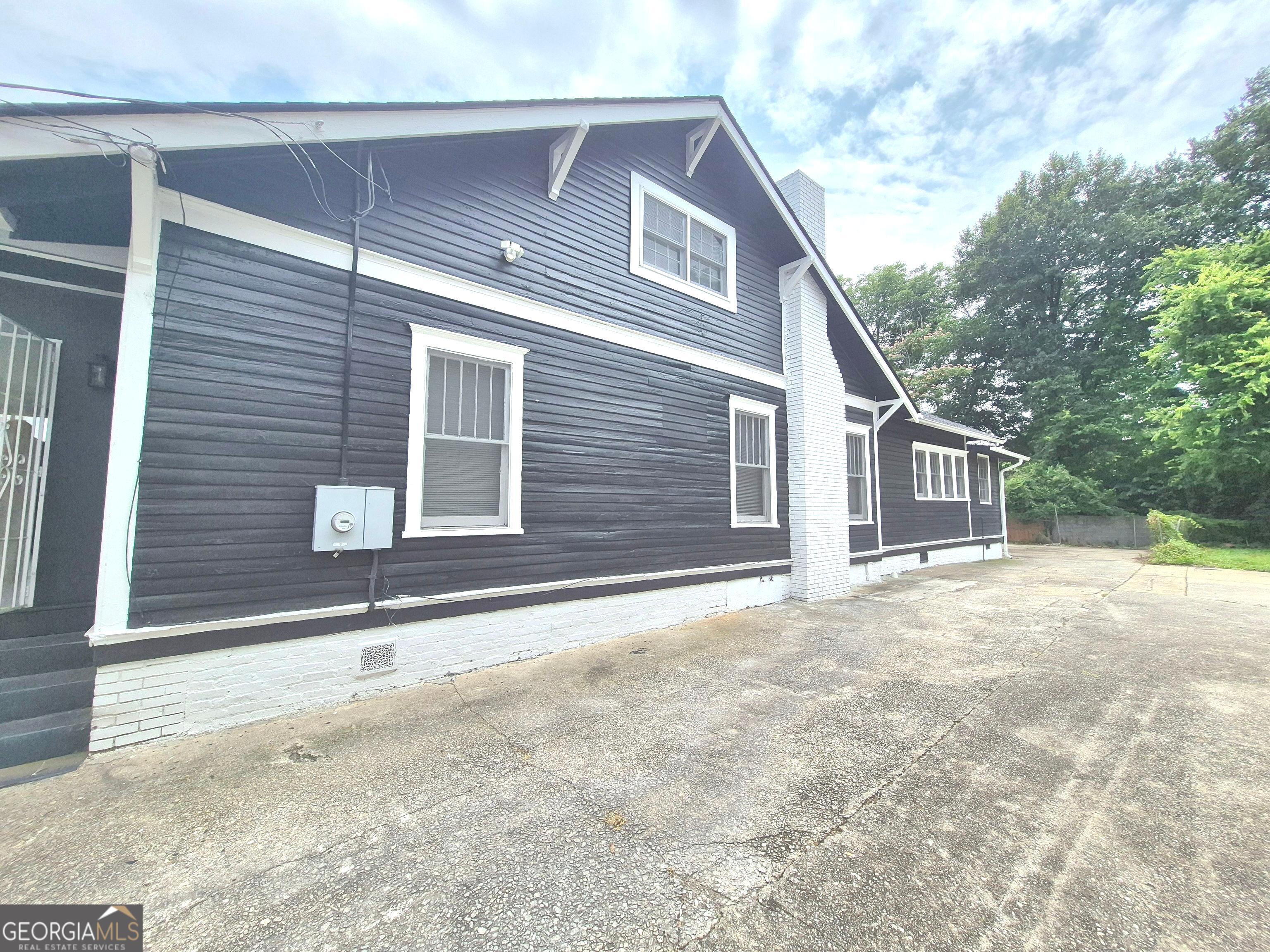 1078 Arlington Avenue Sw Property Photo 2